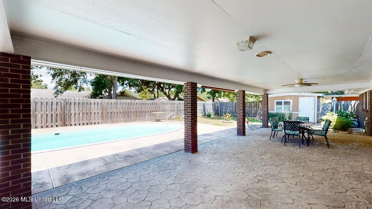 2210 Popp's Ferry Road Property Photo 21