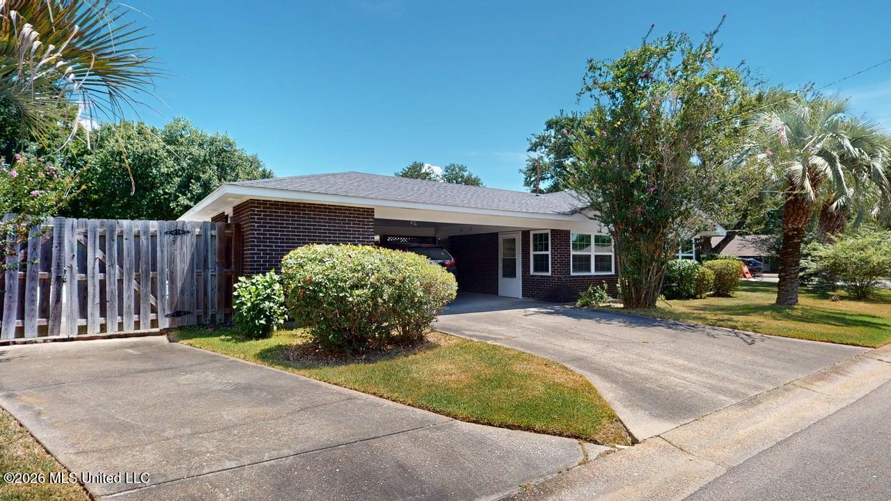 2210 Popp's Ferry Road Property Photo 27