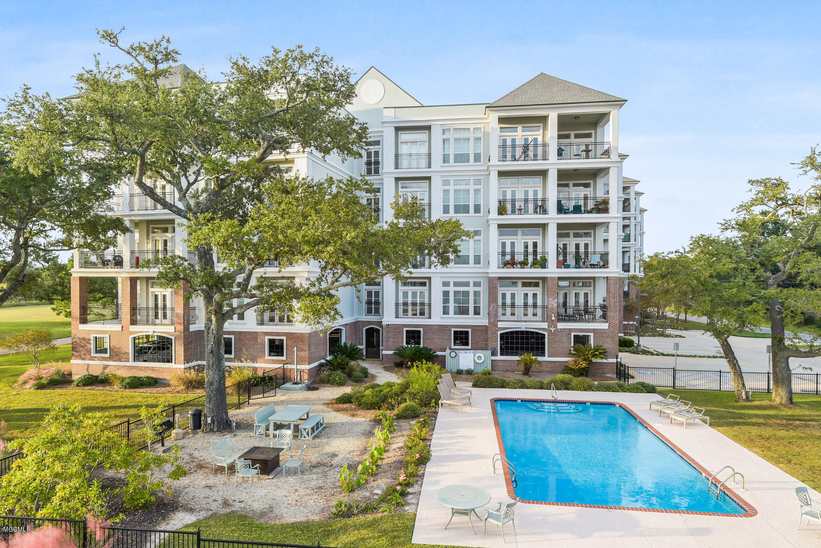 1100 W Beach Boulevard Property Photo 1