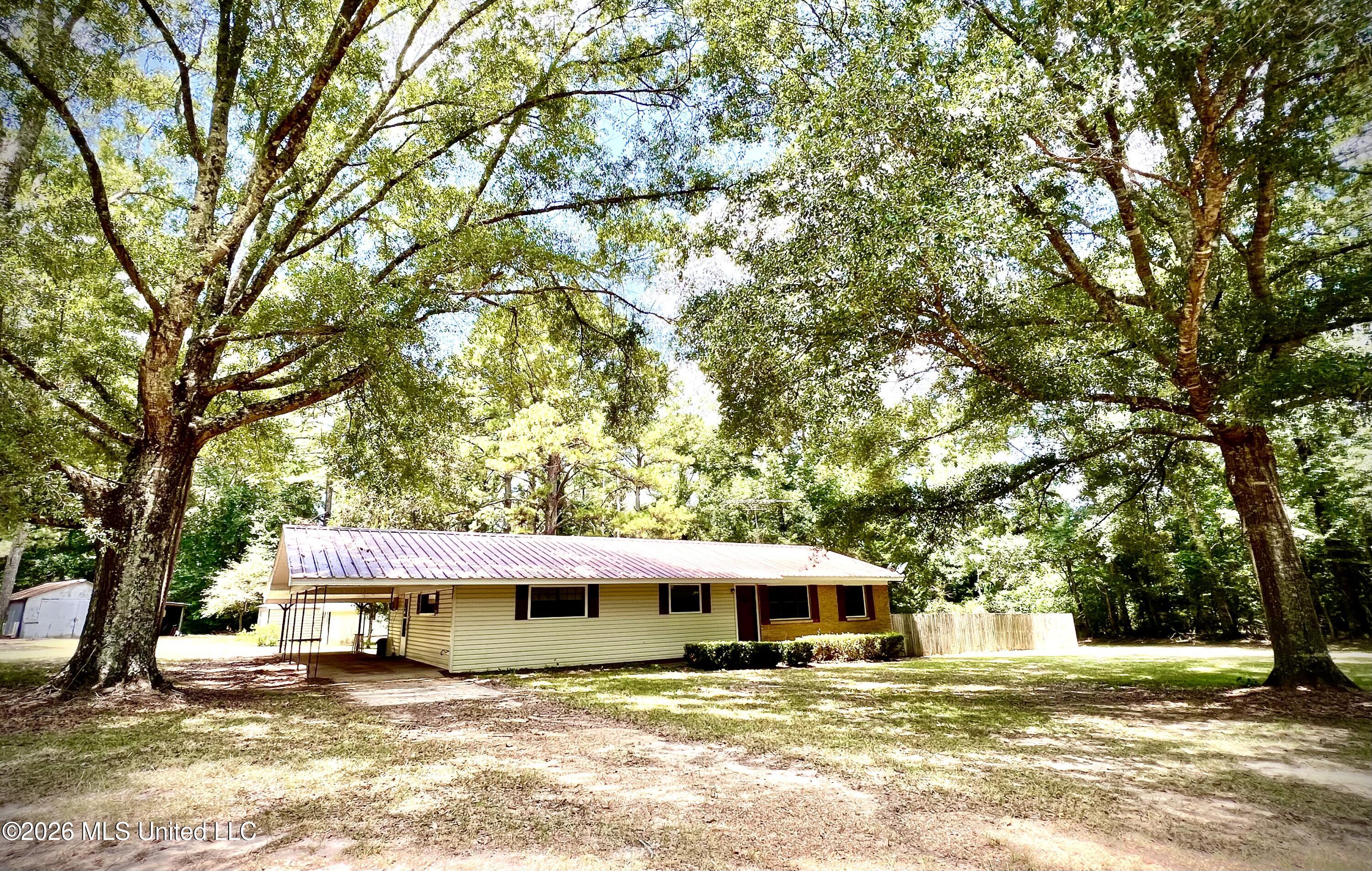 978 Butler Rd Se Property Photo 1