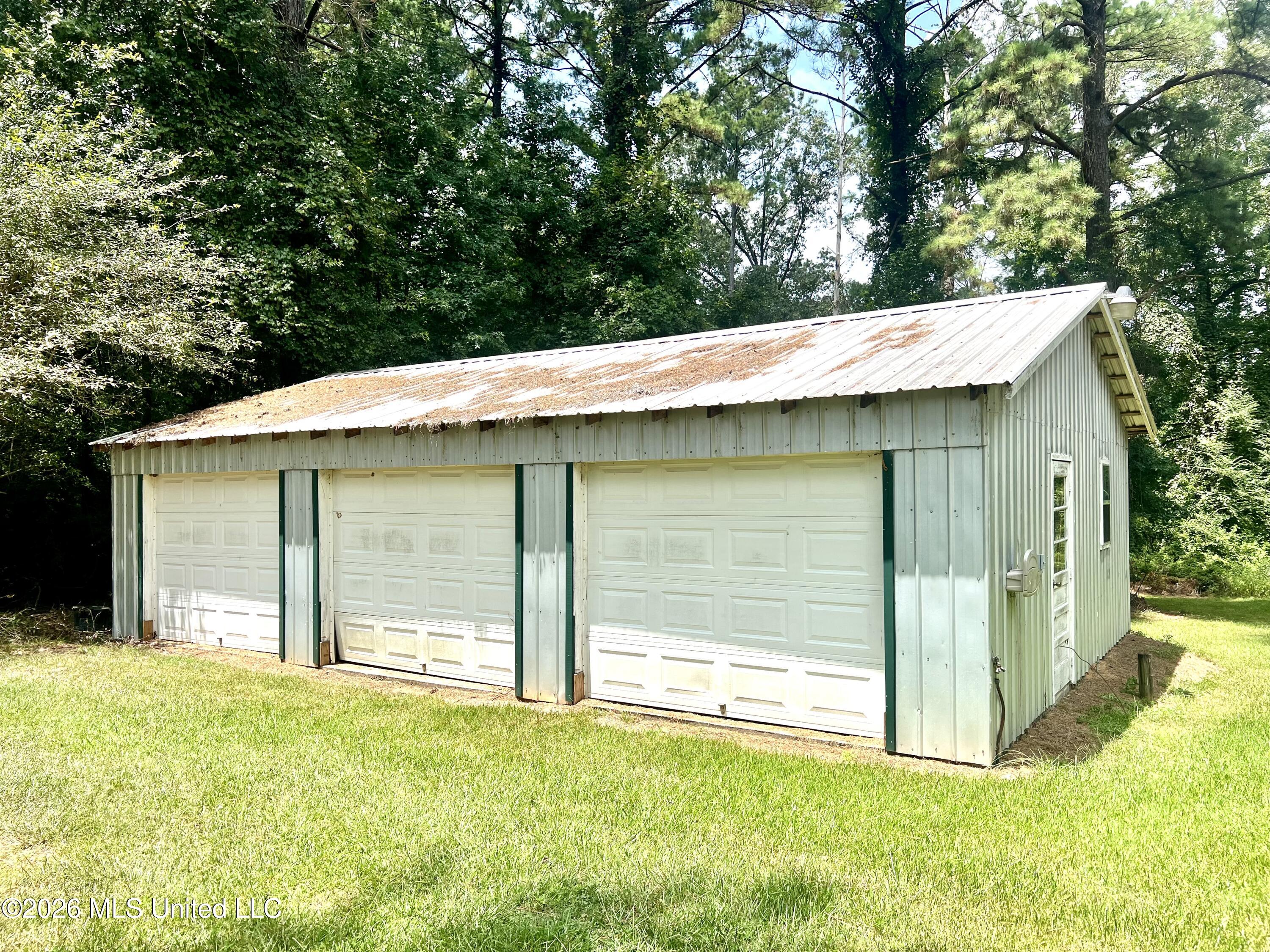978 Butler Rd Se Property Photo 8