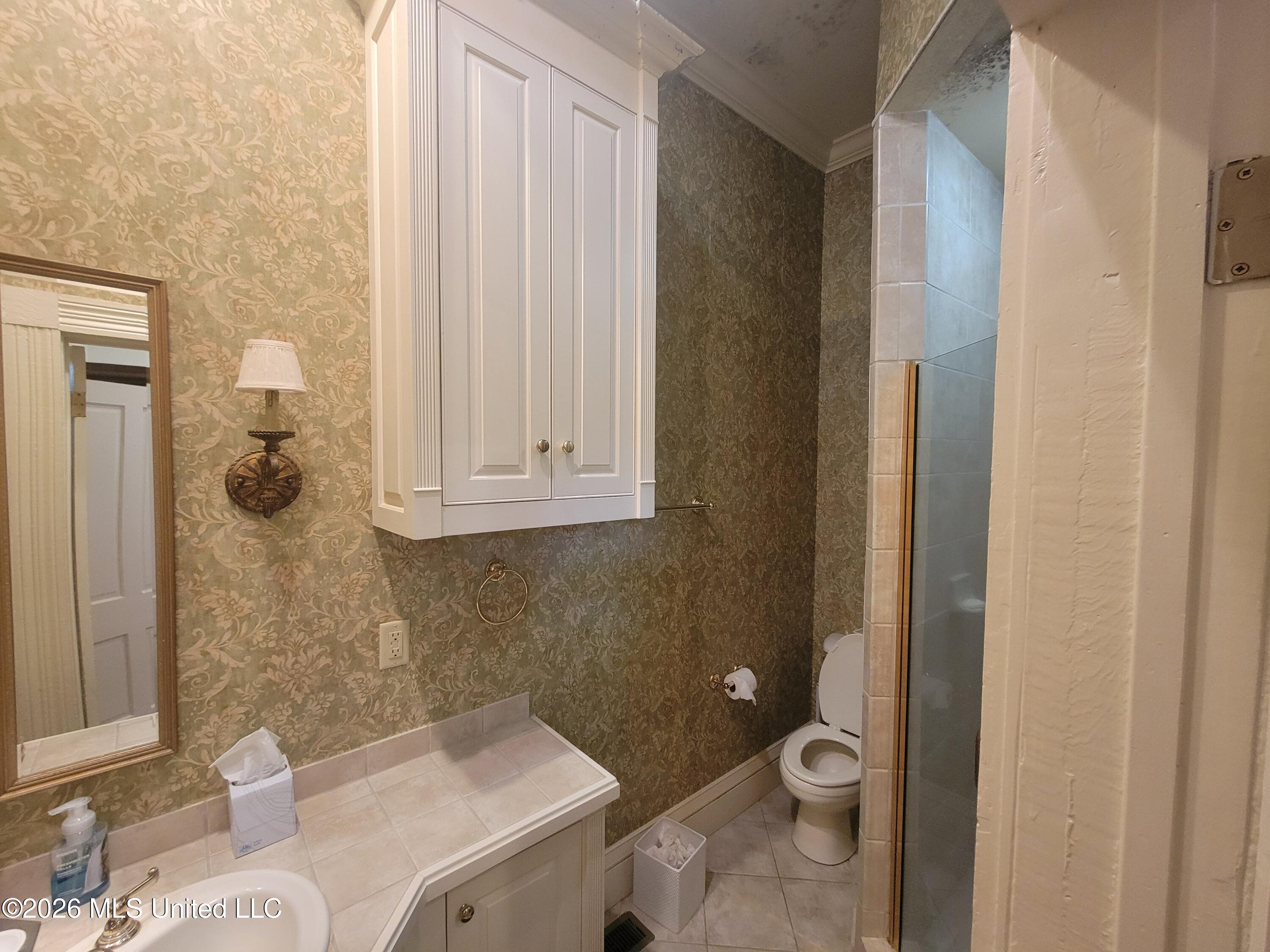 910 Washington Street Property Photo 11