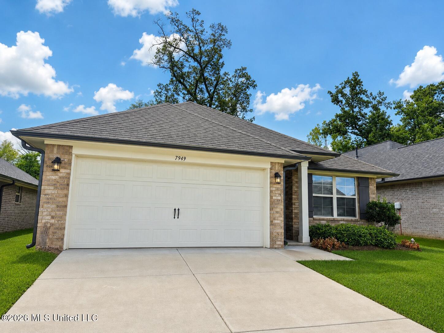 7949 Gardendale Drive Property Photo 1