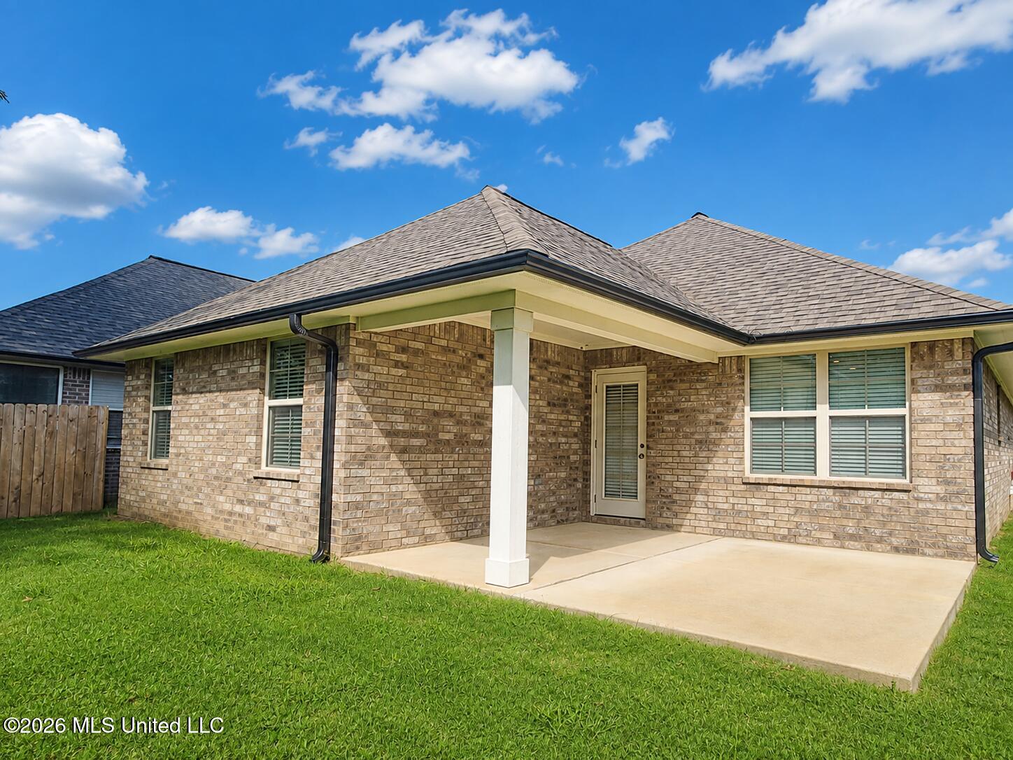 7949 Gardendale Drive Property Photo 5