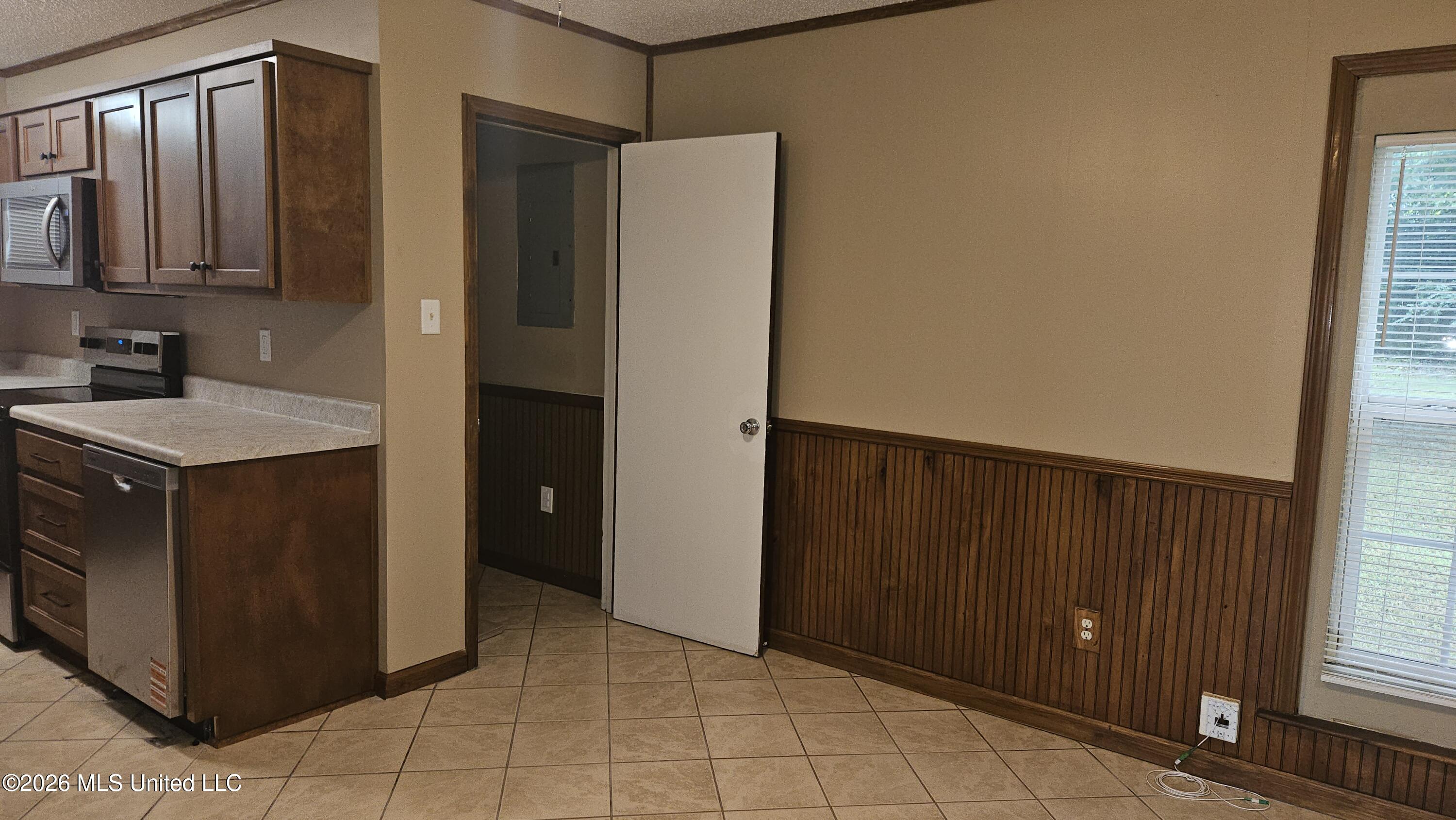 7630 Rockingham Drive Property Photo 6