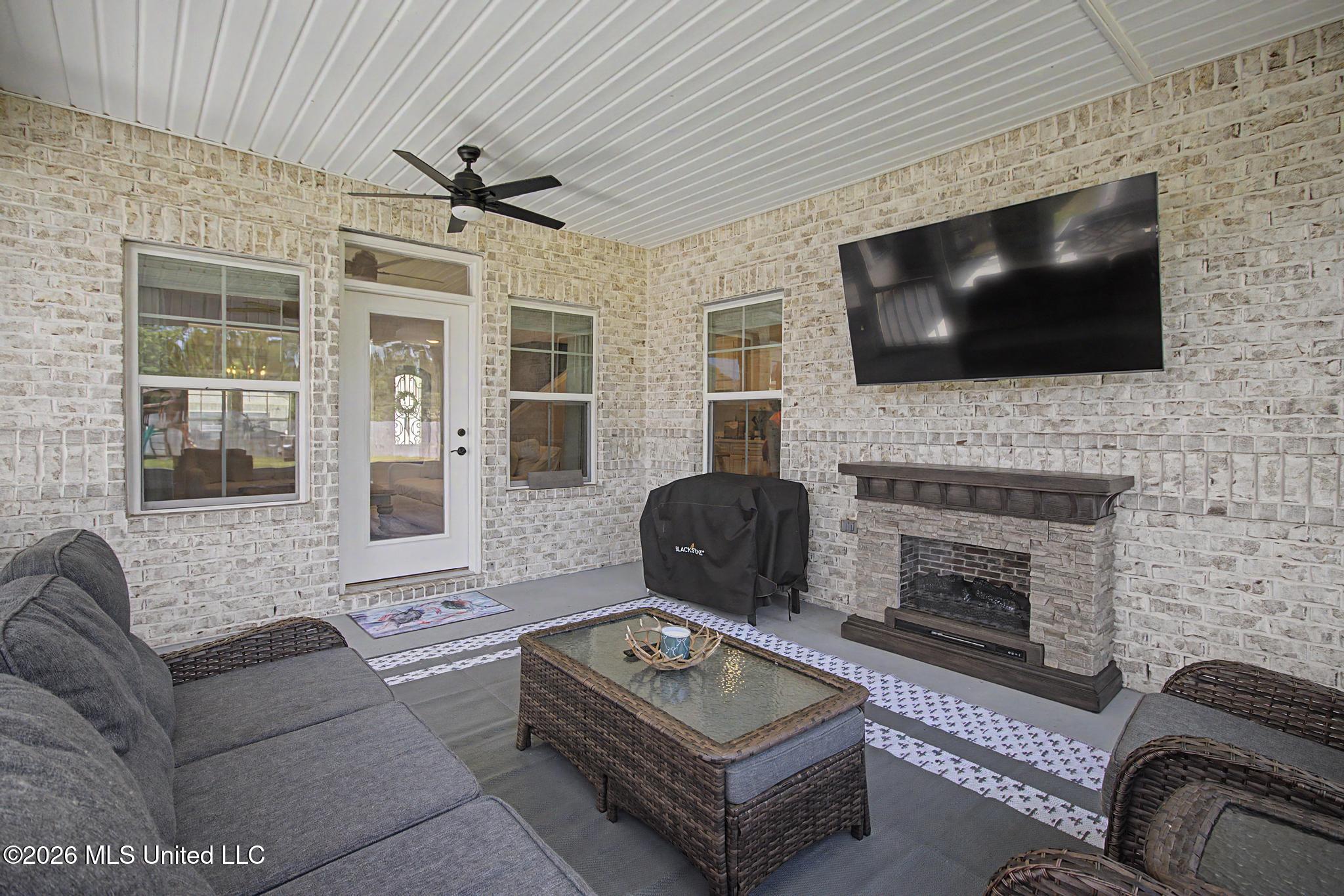 6812 Enclave Lane Property Photo 32