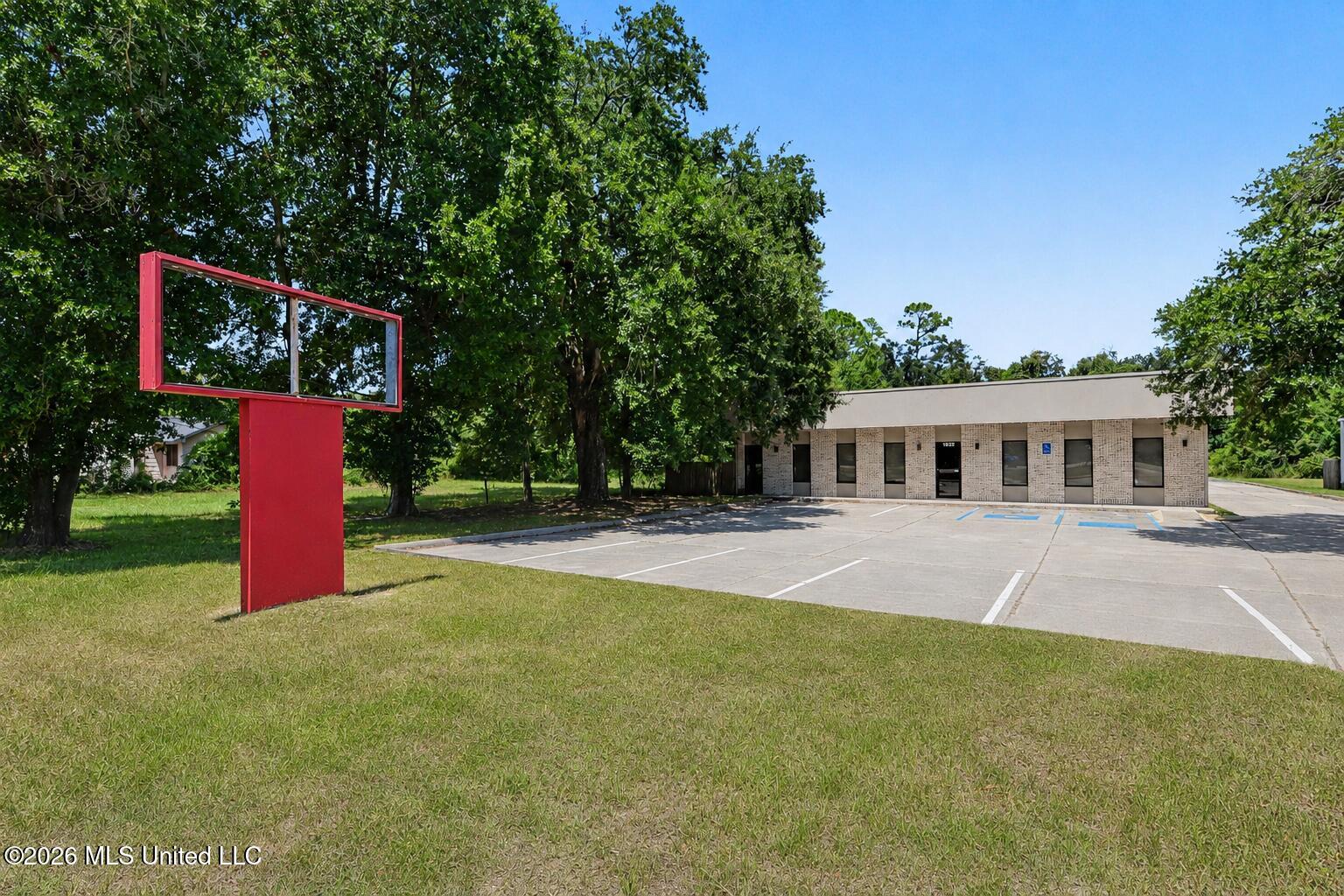 1832 E Pass Road Property Photo 1