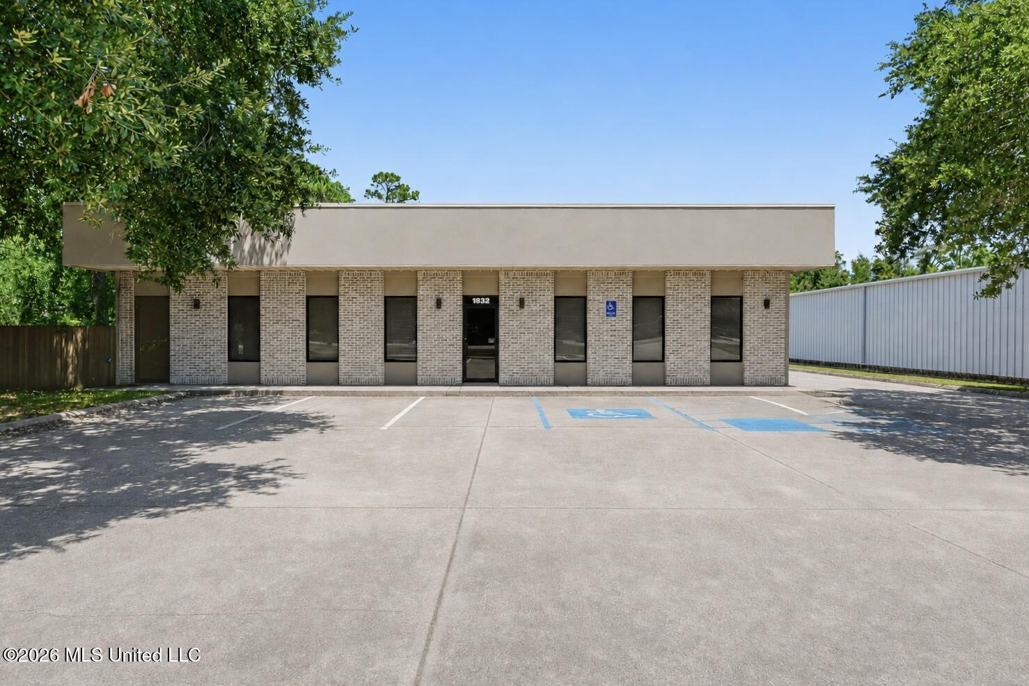 1832 E Pass Road Property Photo 2
