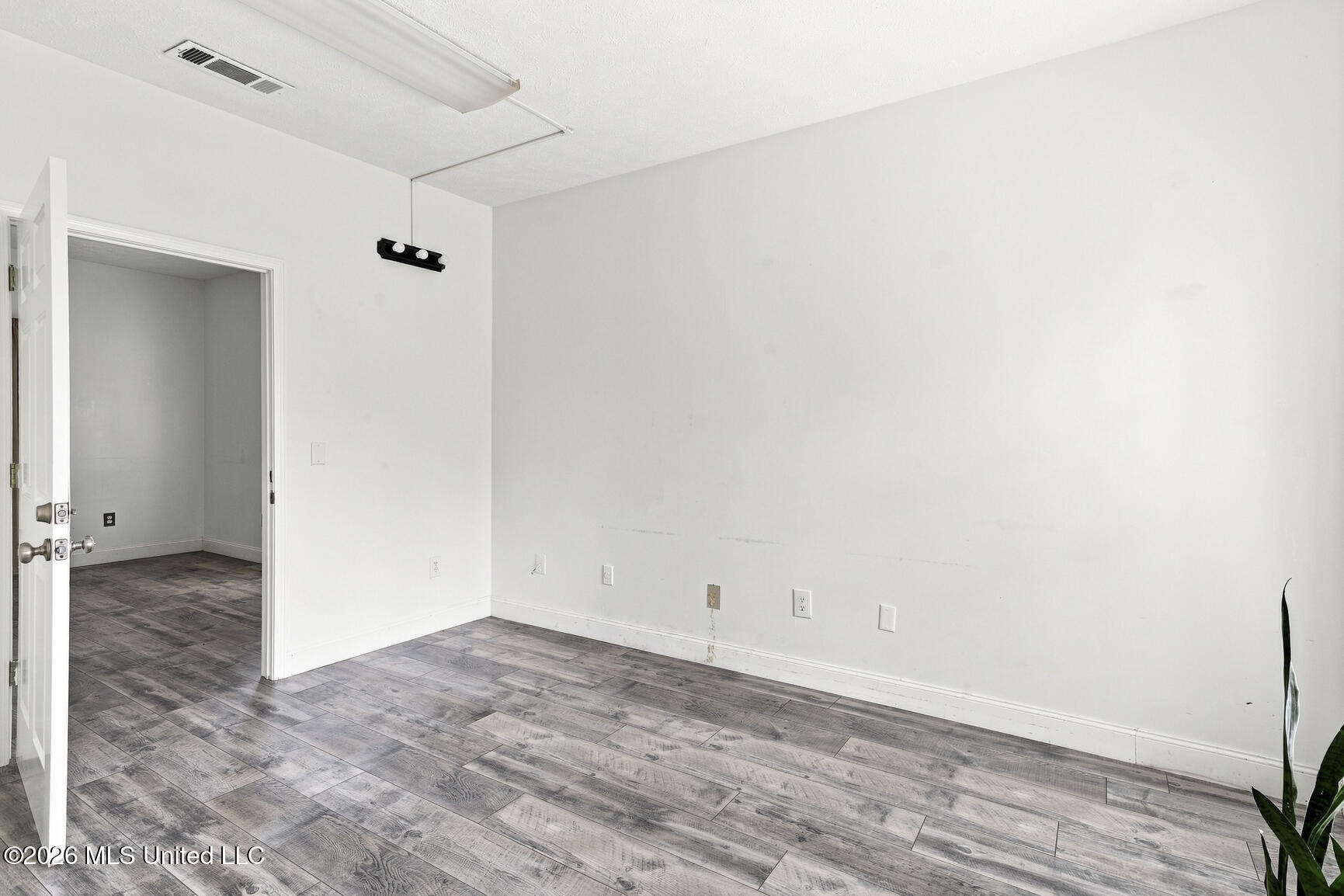 407 Orchard Park Property Photo 10