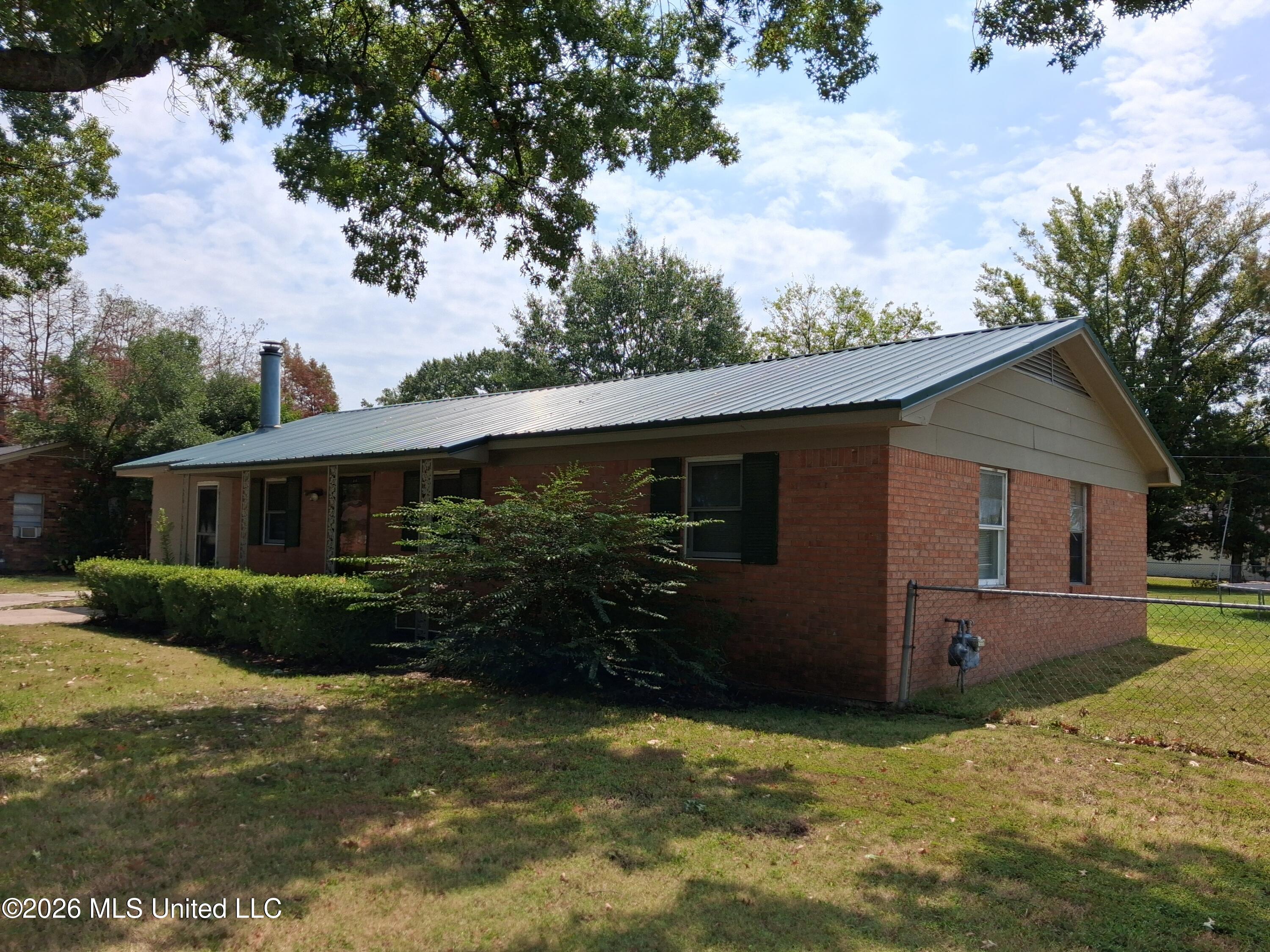 215 Patricia Drive Property Photo 5