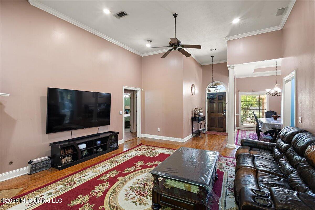 153 Stratford Drive Property Photo 4