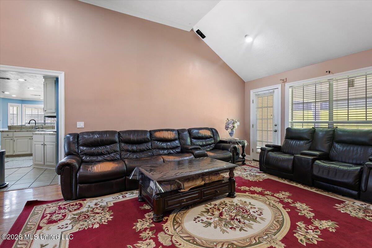 153 Stratford Drive Property Photo 14