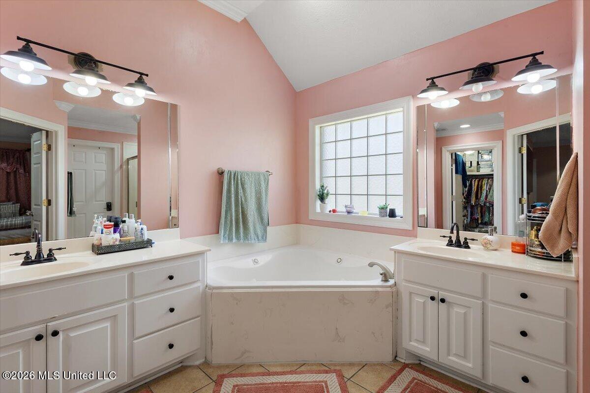 153 Stratford Drive Property Photo 24
