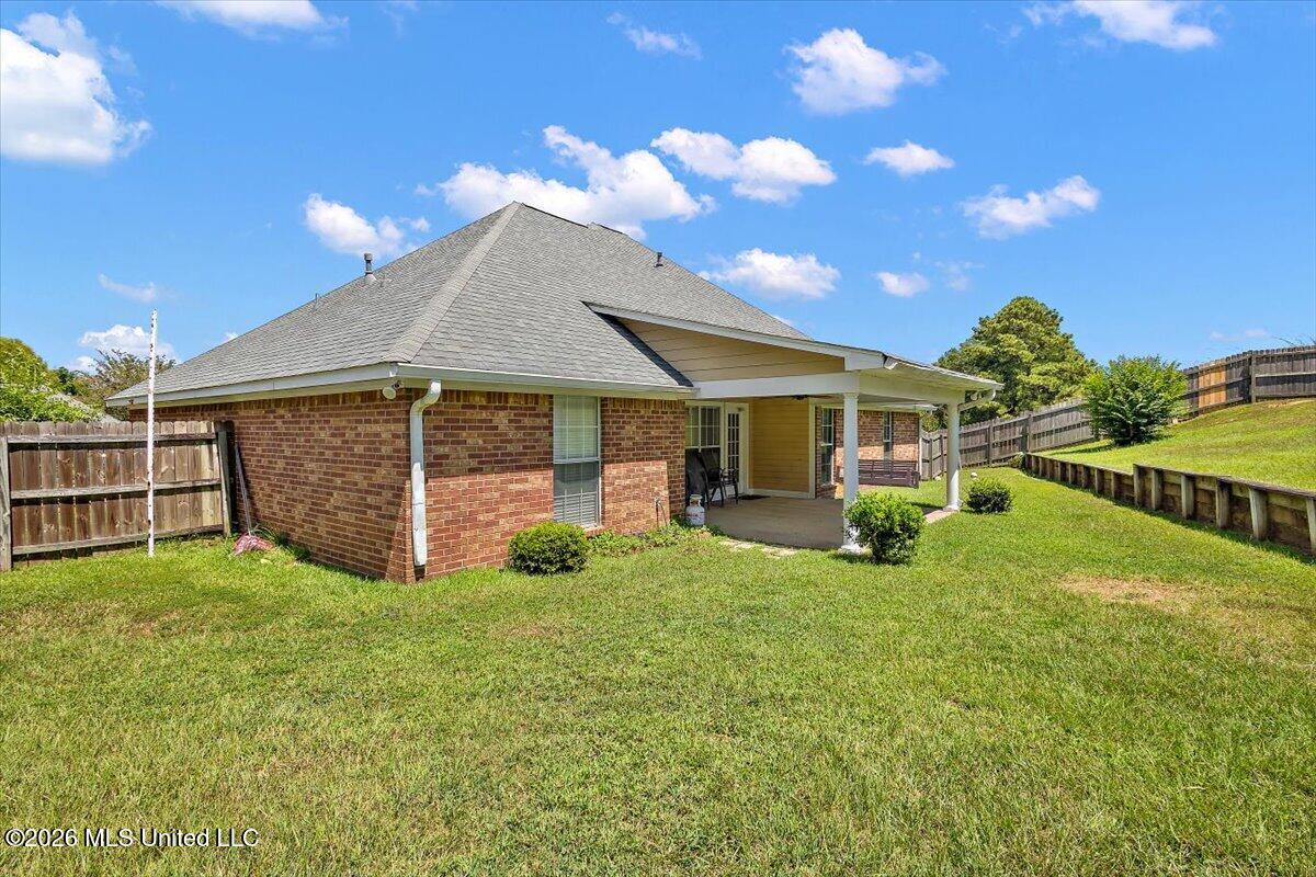 153 Stratford Drive Property Photo 40