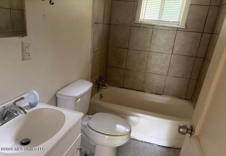 2747 Emerald Drive Property Photo 10