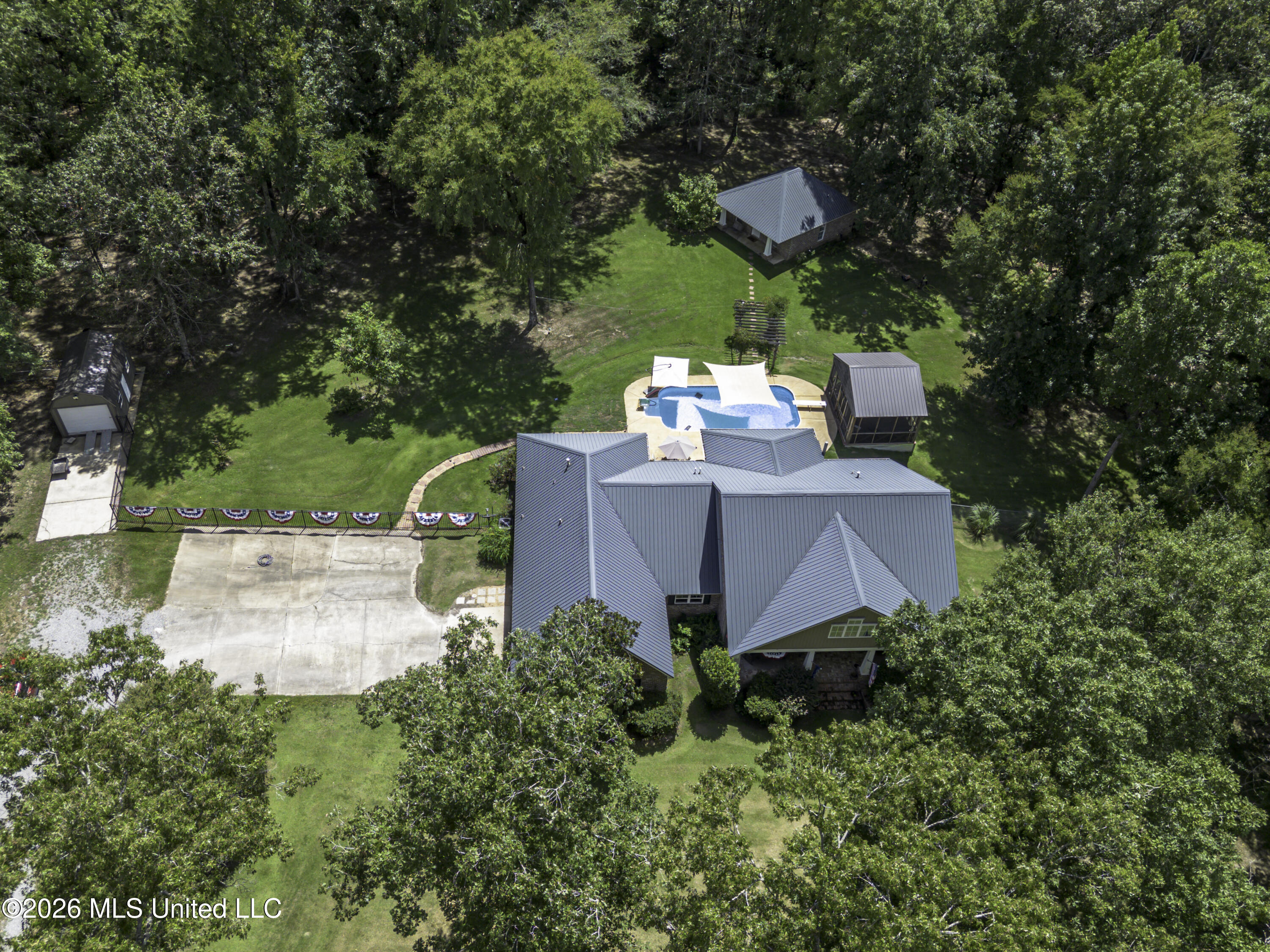 717 Thomasville Road Property Photo 4