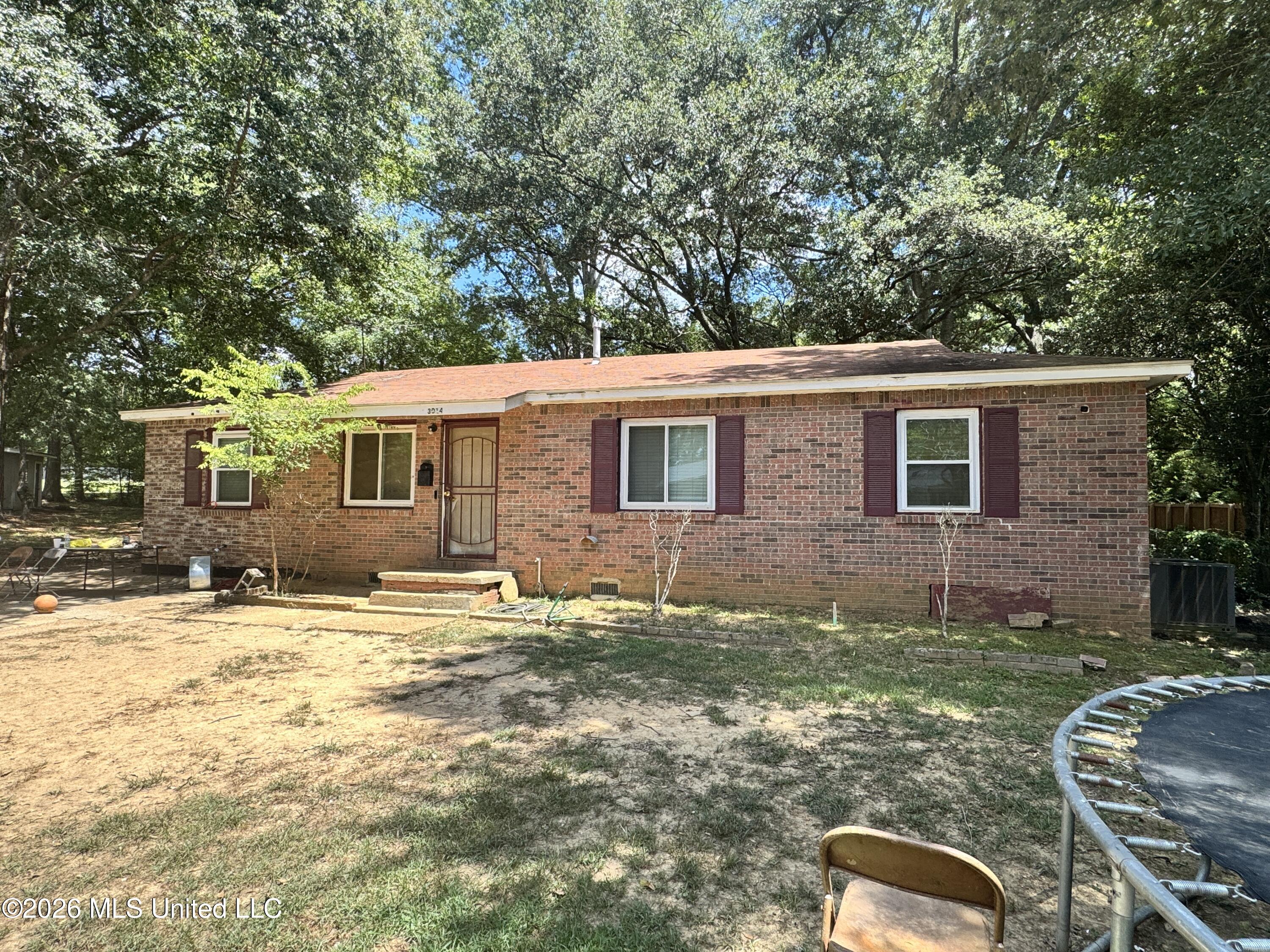 3014 Woodview Drive Property Photo 1