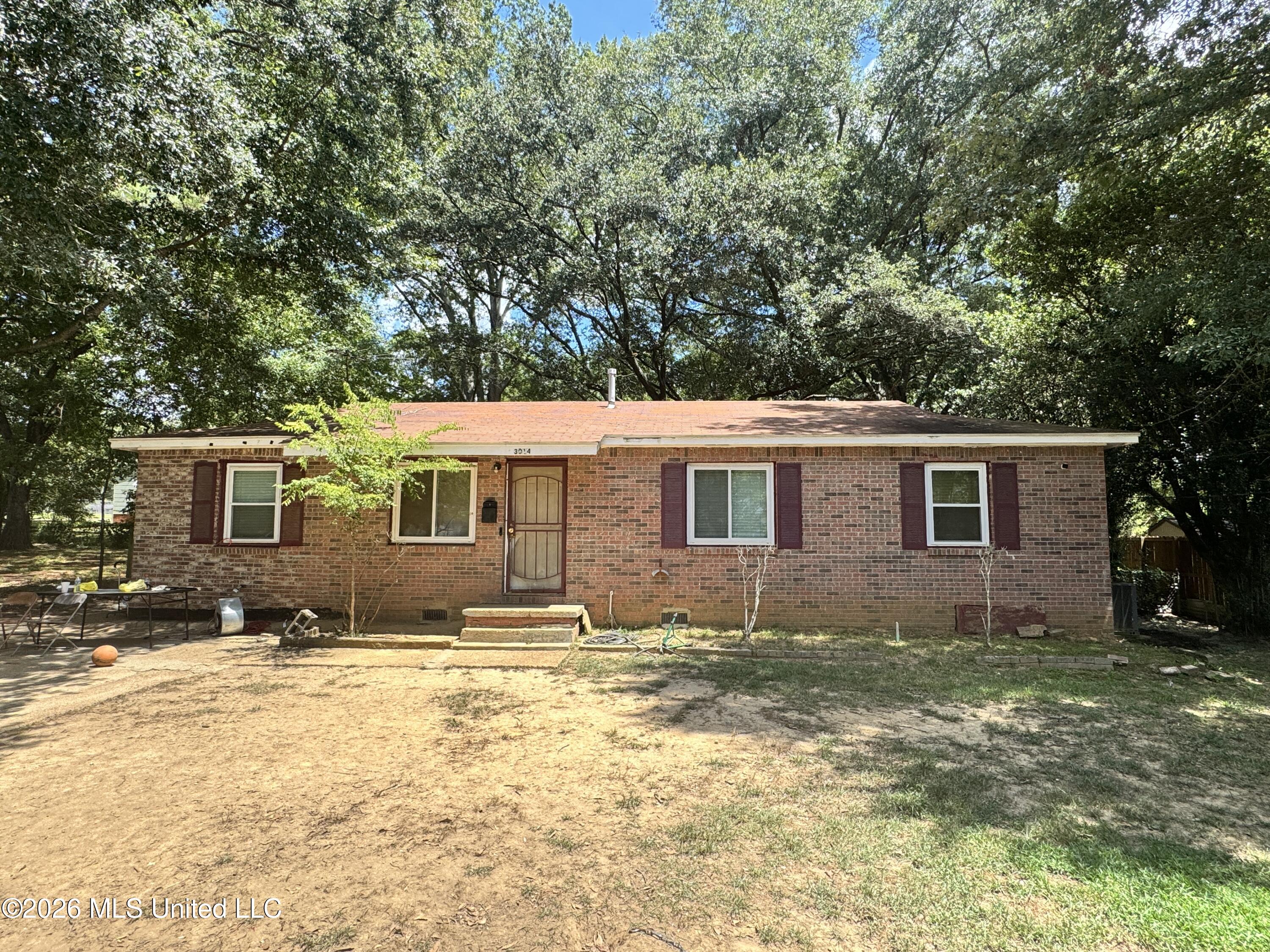 3014 Woodview Drive Property Photo 2