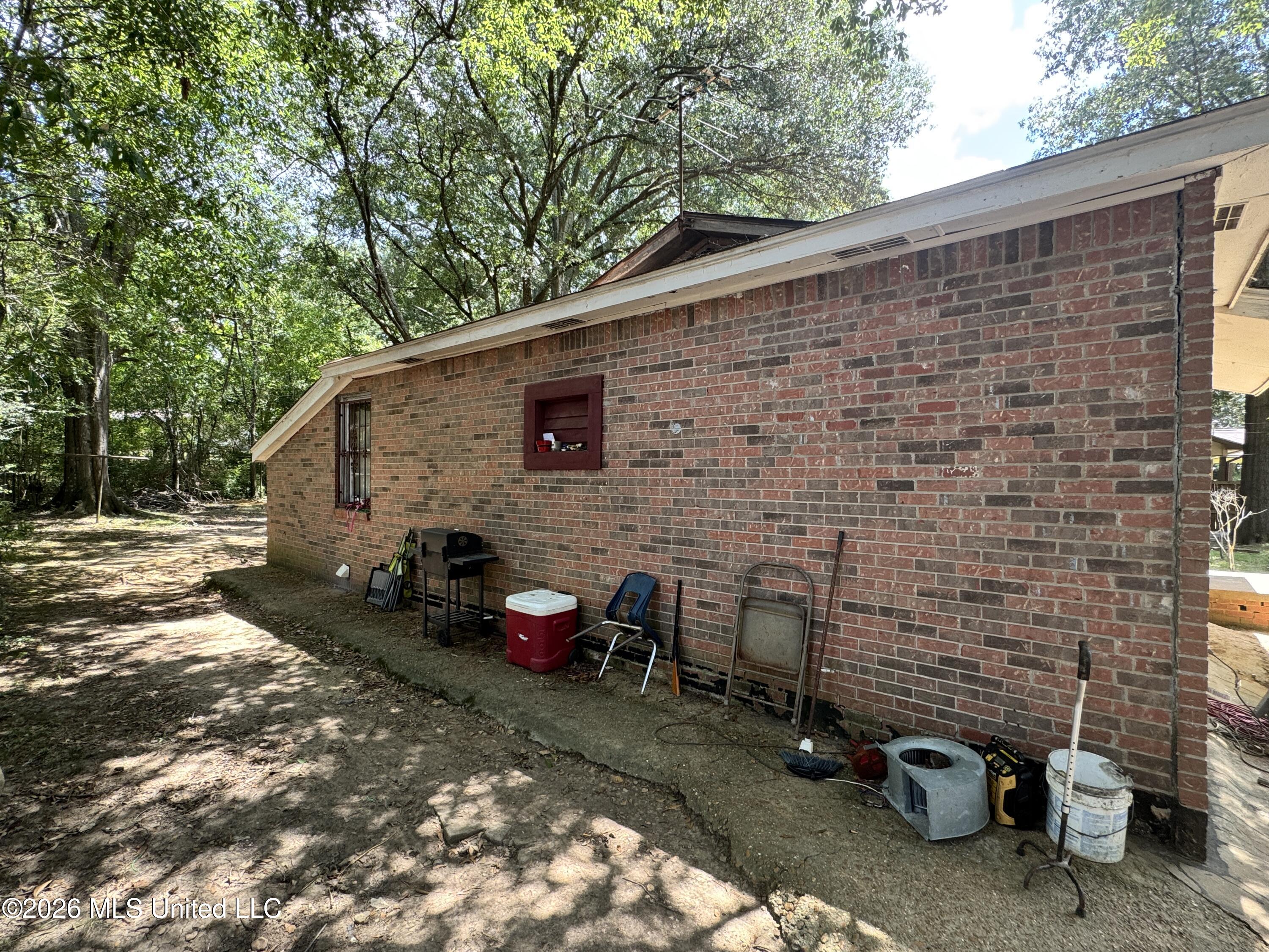 3014 Woodview Drive Property Photo 4