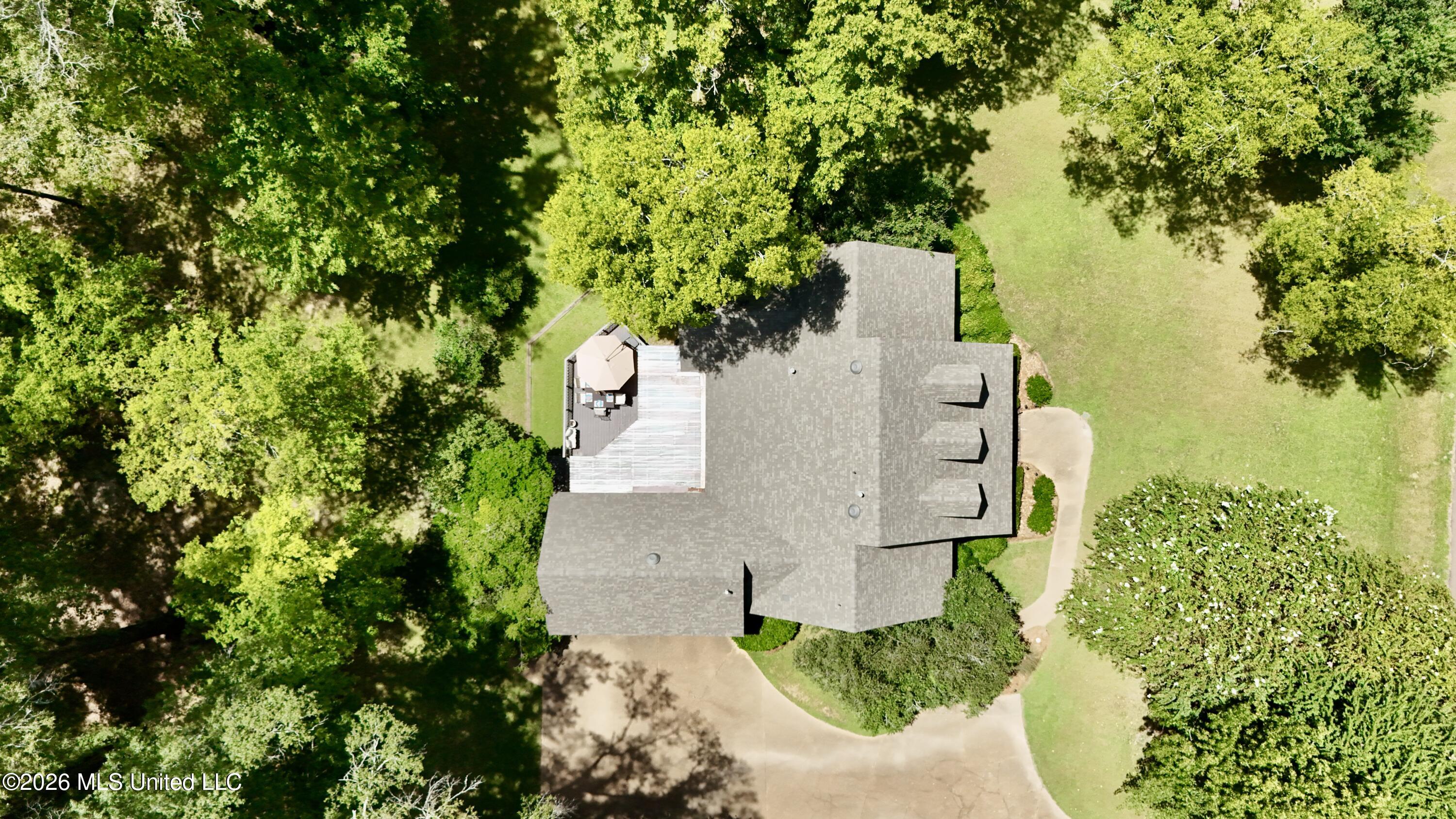 4 Lafayette Circle Property Photo 6