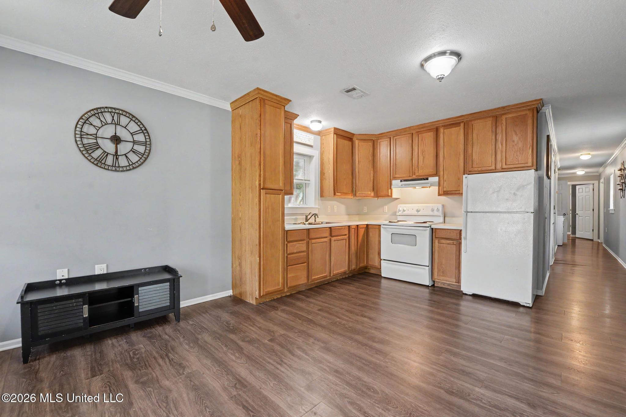 5505 Peacock Street Property Photo 4