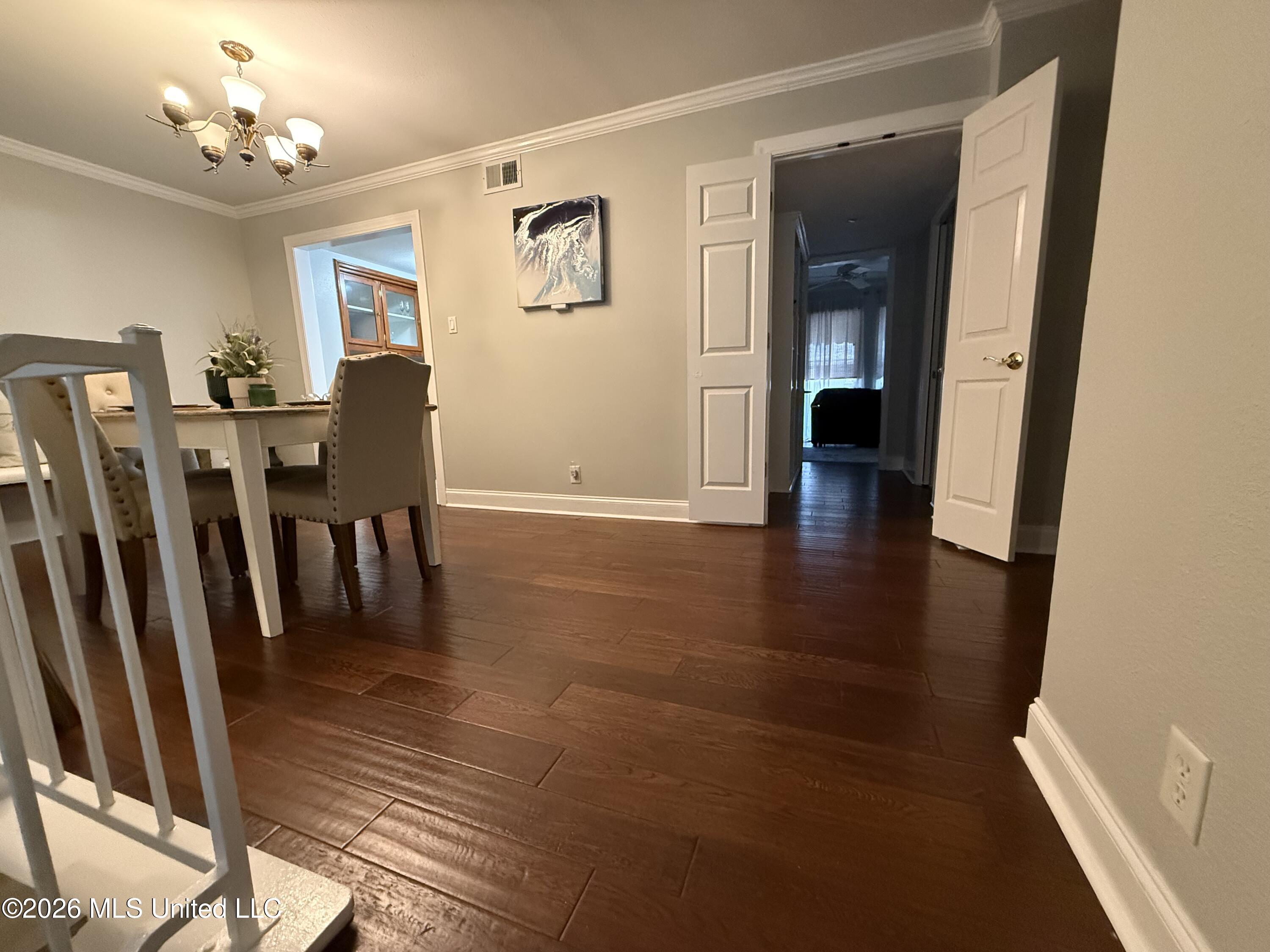 5125 Old Canton Road Property Photo 4