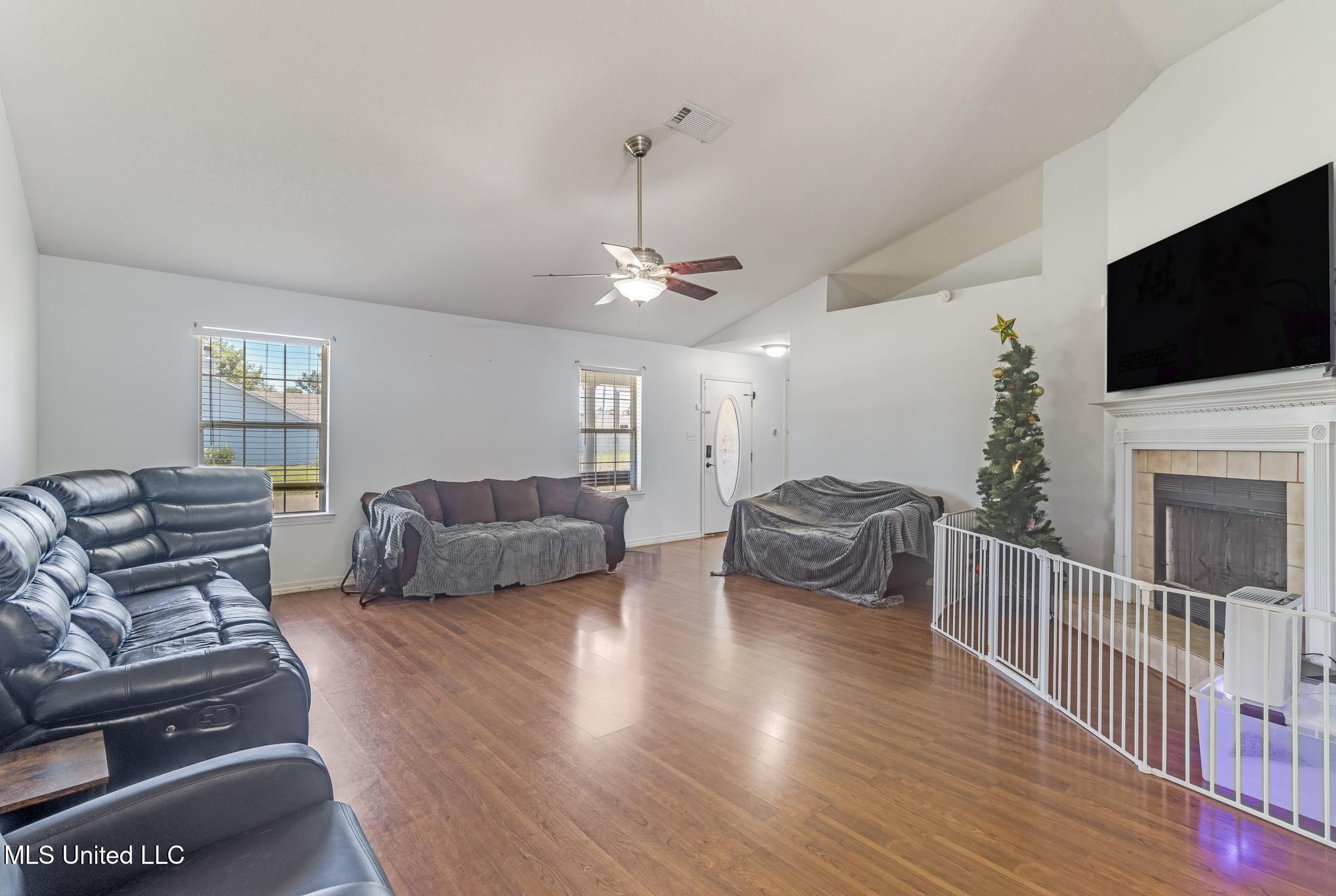13171 W Country Hills Drive Property Photo 13