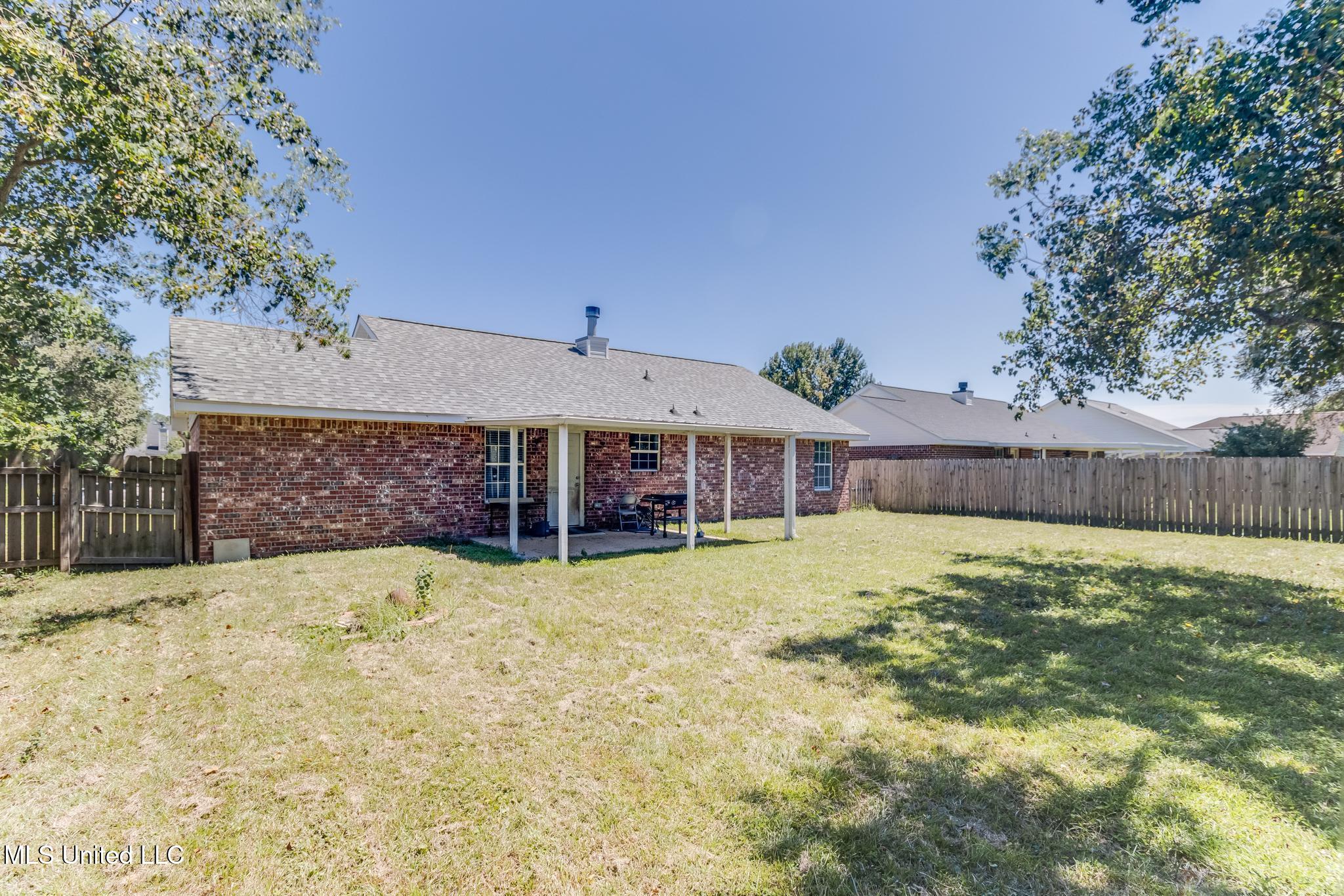 13171 W Country Hills Drive Property Photo 15