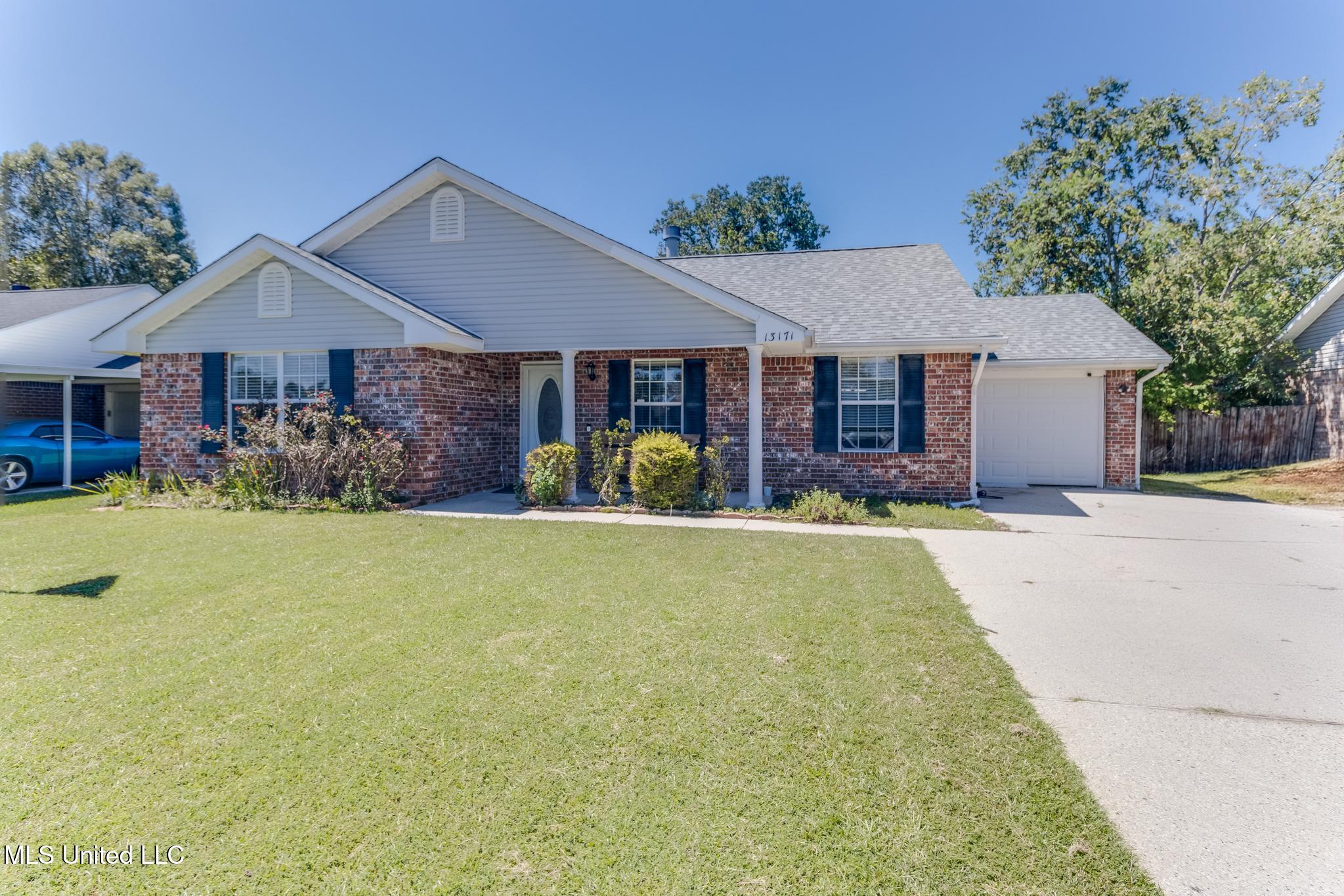 13171 W Country Hills Drive Property Photo 17