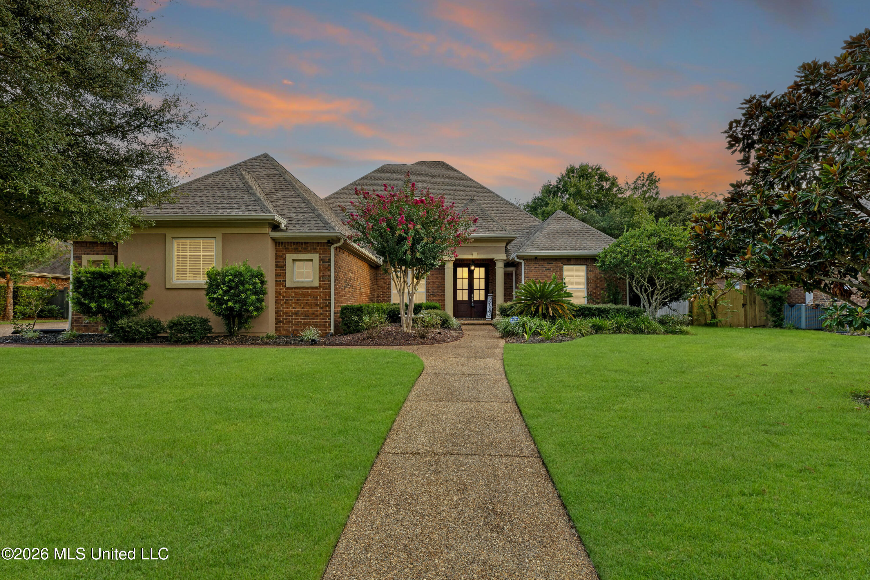 2114 Whitney Oaks Drive Property Photo 1