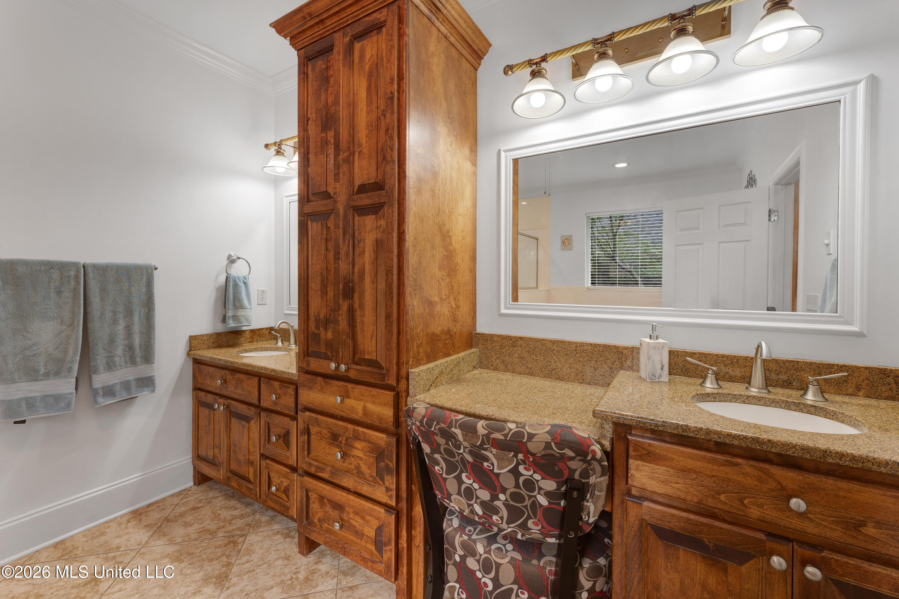 2114 Whitney Oaks Drive Property Photo 31