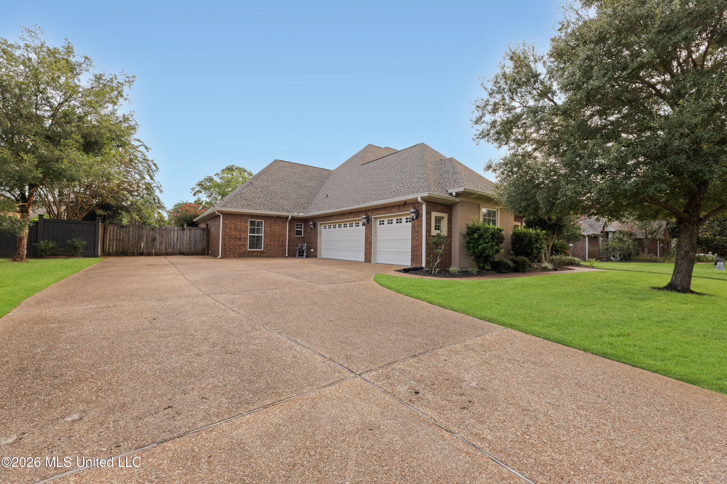 2114 Whitney Oaks Drive Property Photo 59