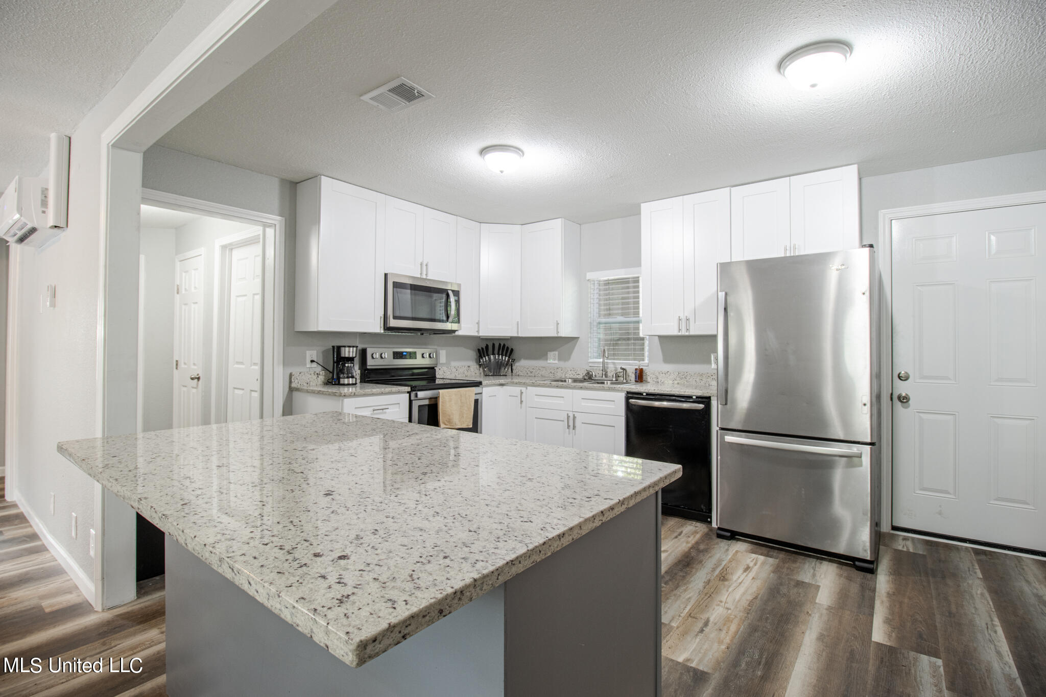 226 Milray Lane Property Photo 6