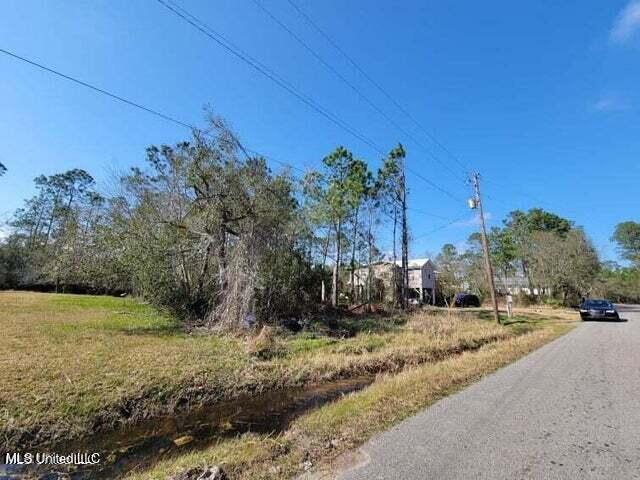 10175 River Drive Property Photo 4