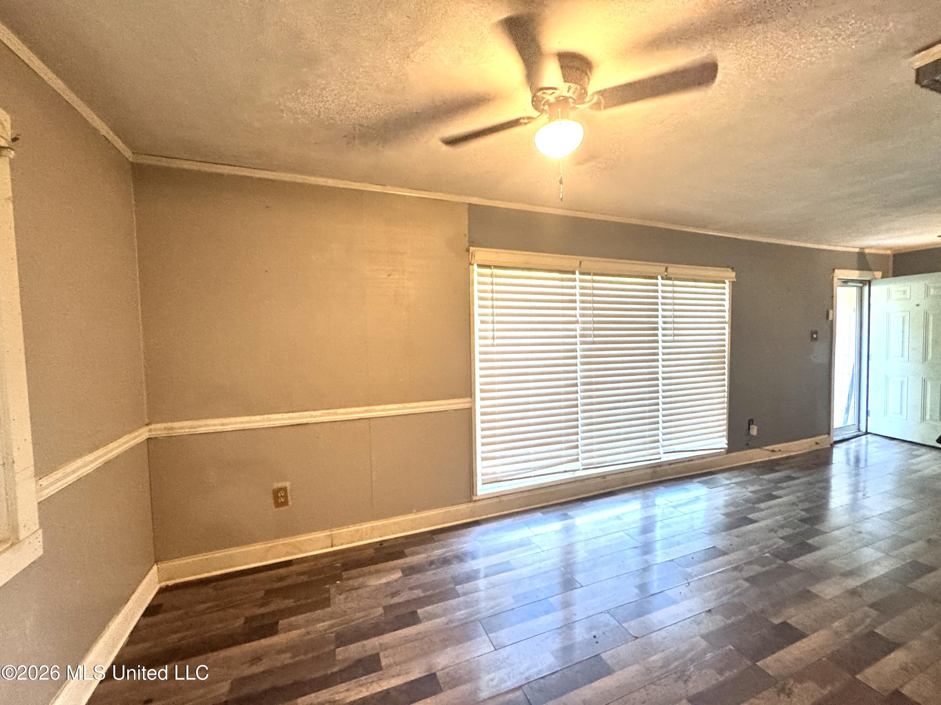 3165 Oak Forest Drive Property Photo 6