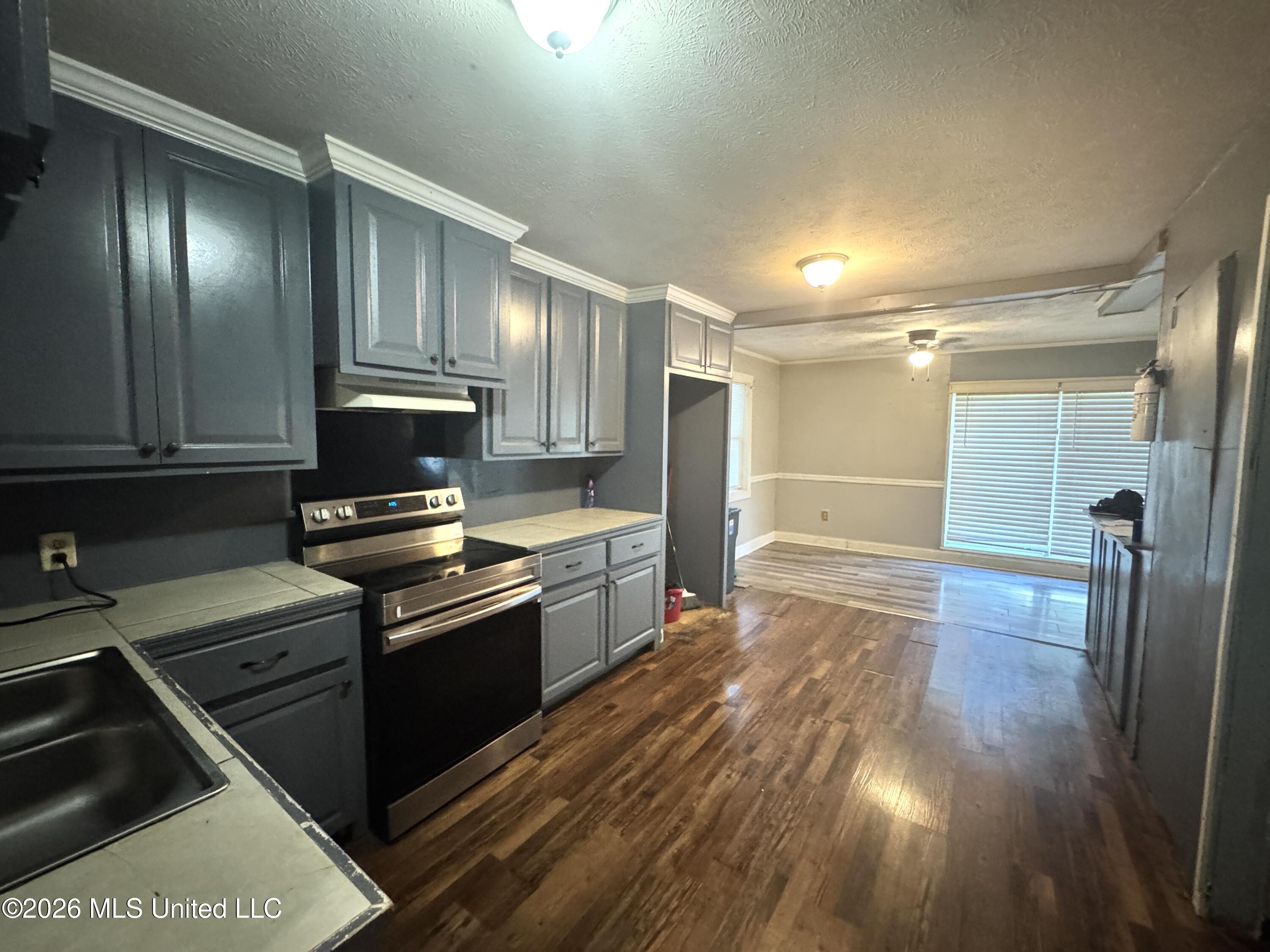 3165 Oak Forest Drive Property Photo 9