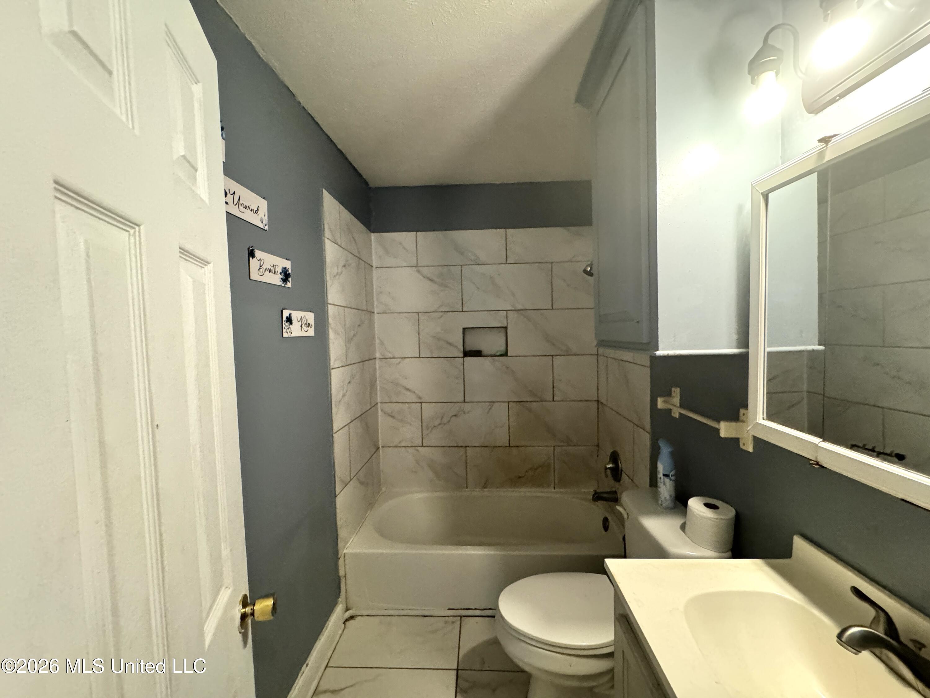 3165 Oak Forest Drive Property Photo 11
