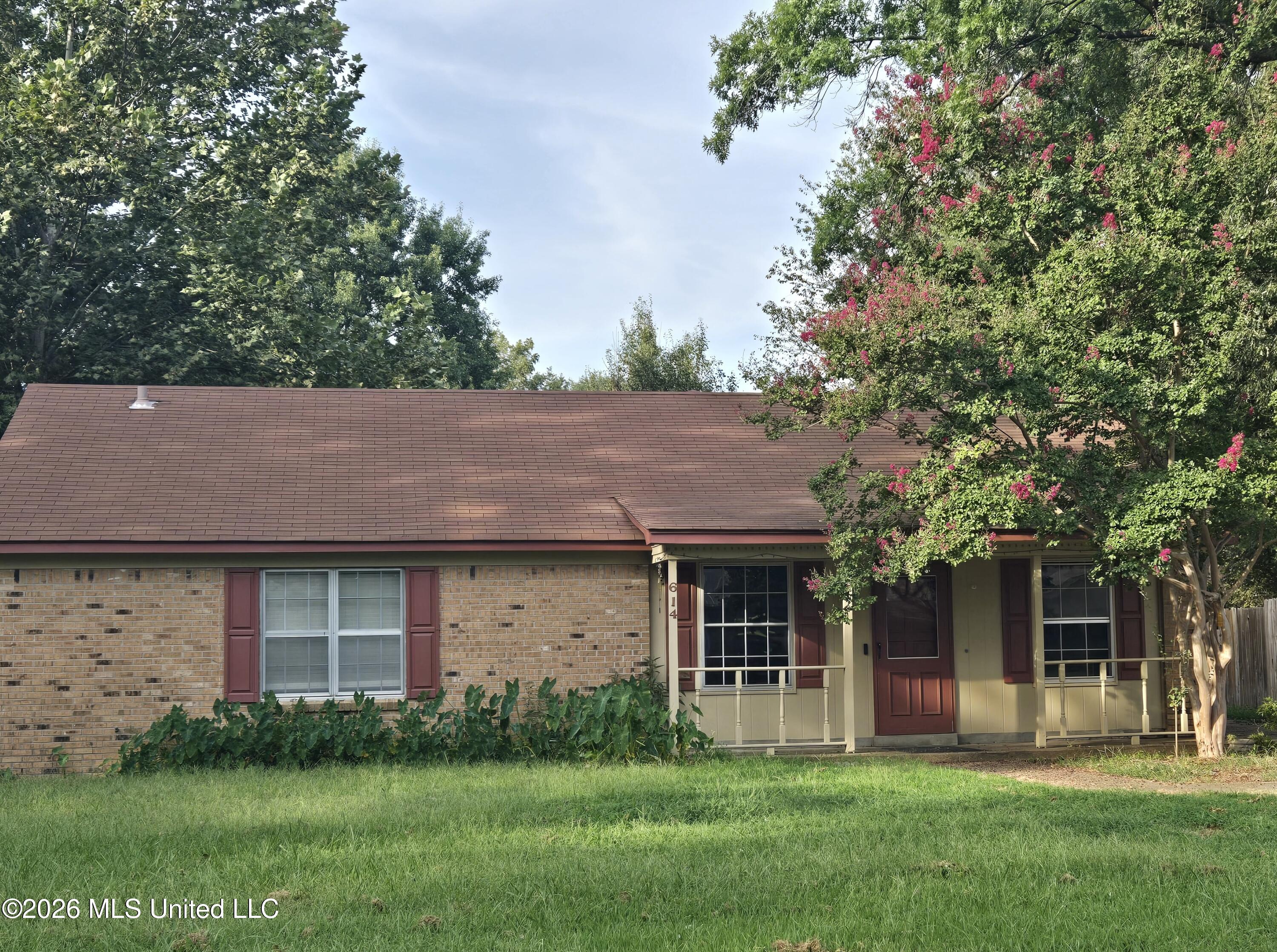 614 Capewood Property Photo 1