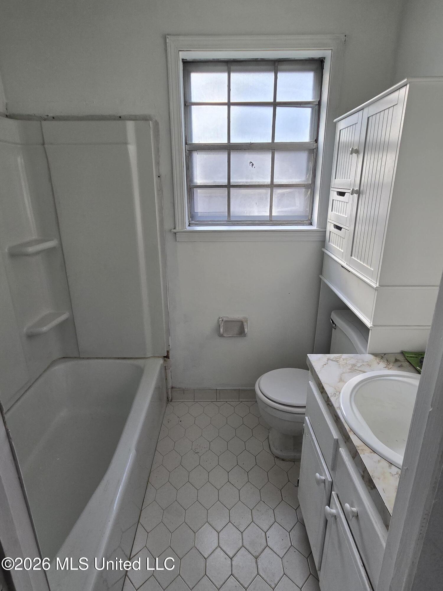 614 Capewood Property Photo 8