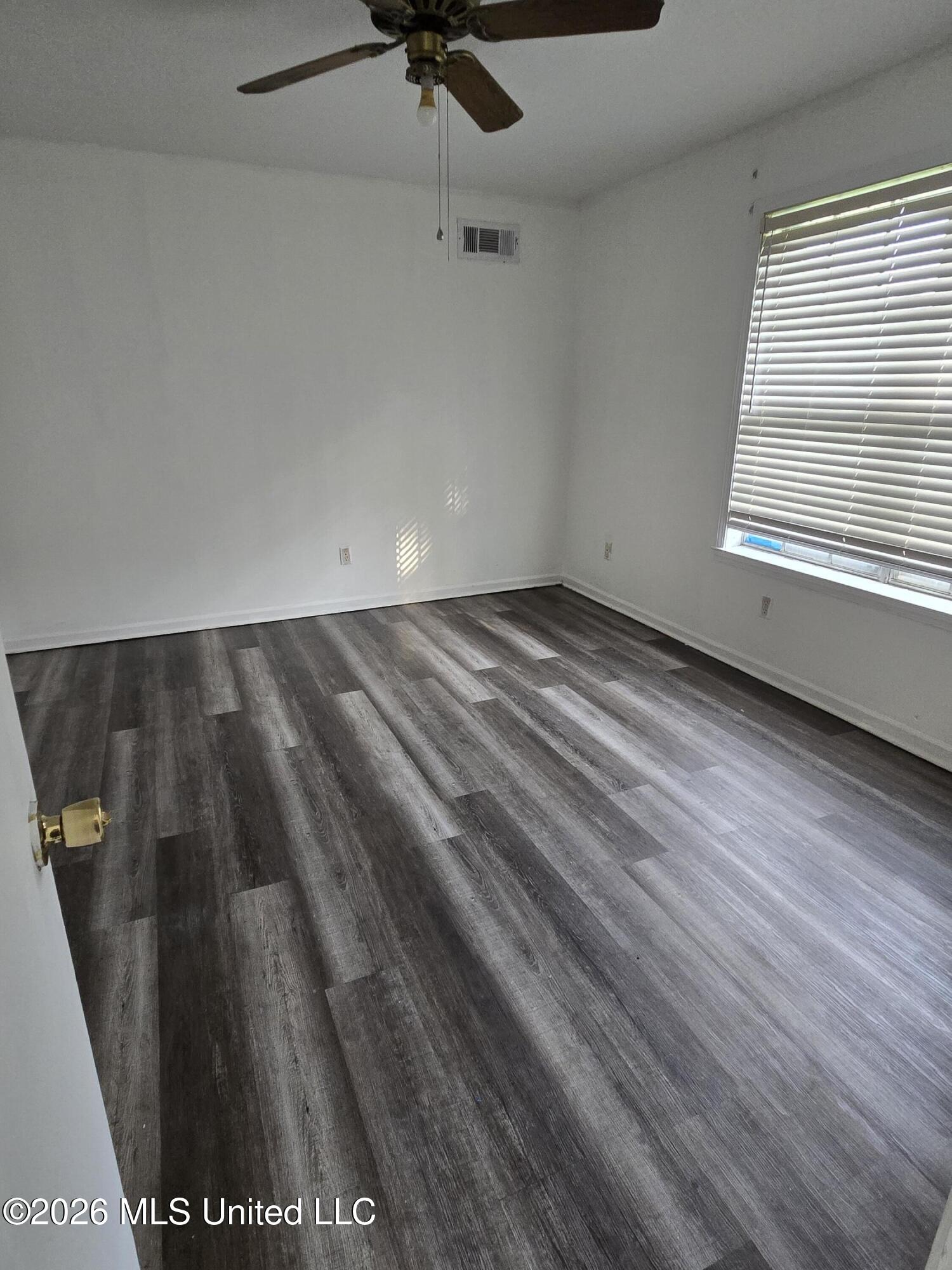 614 Capewood Property Photo 11