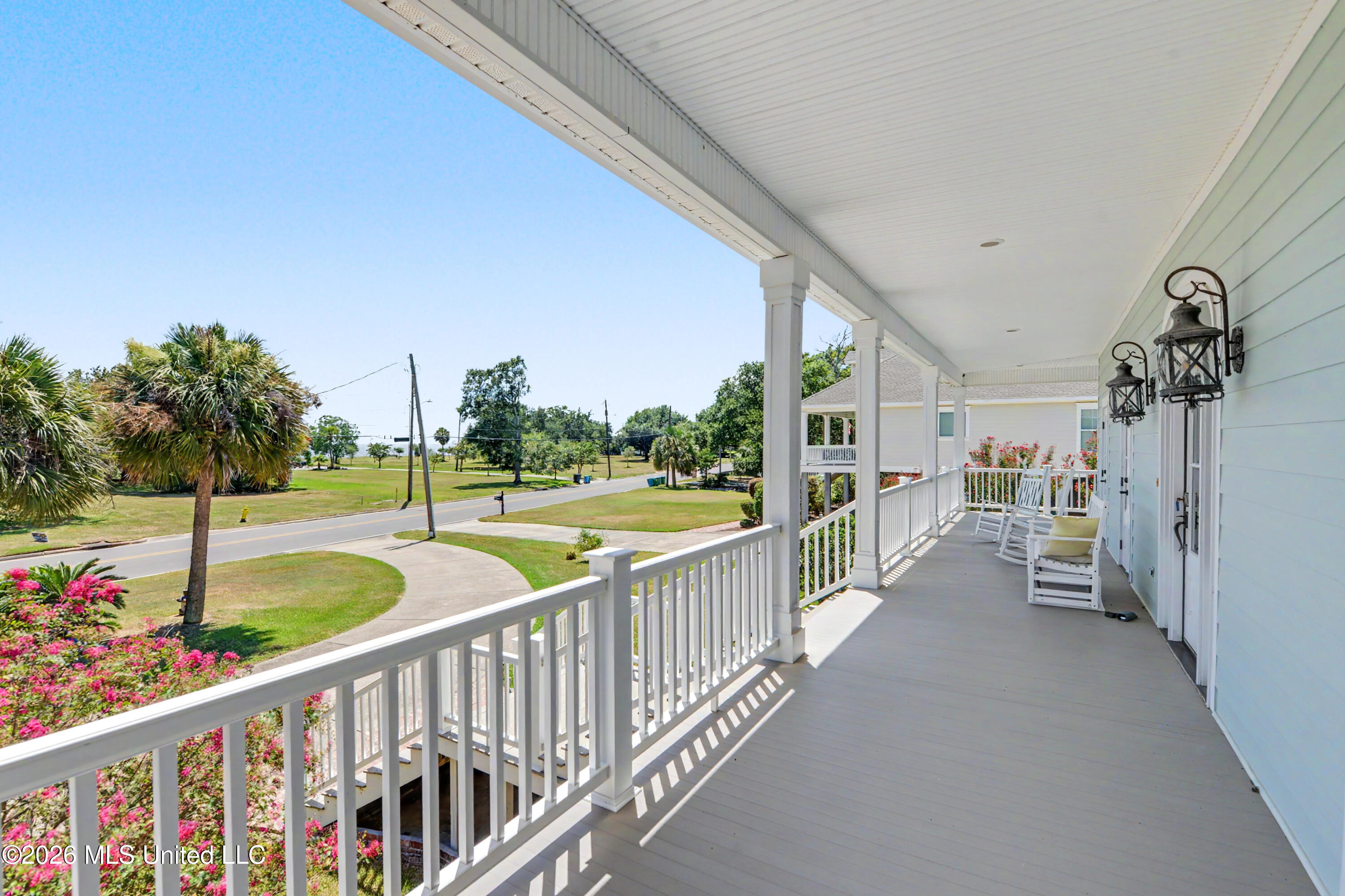 2407 Washington Avenue Property Photo 4