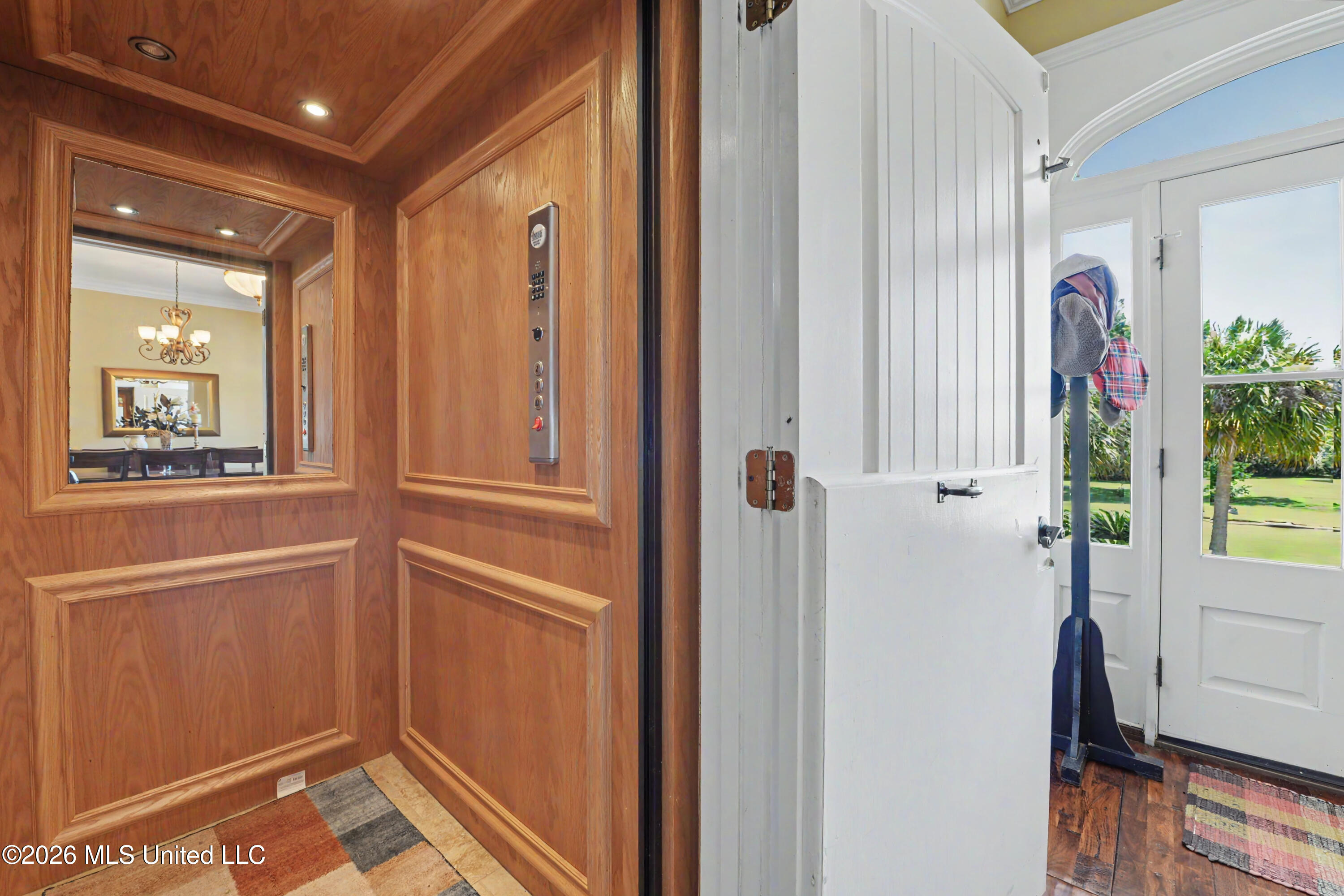 2407 Washington Avenue Property Photo 5