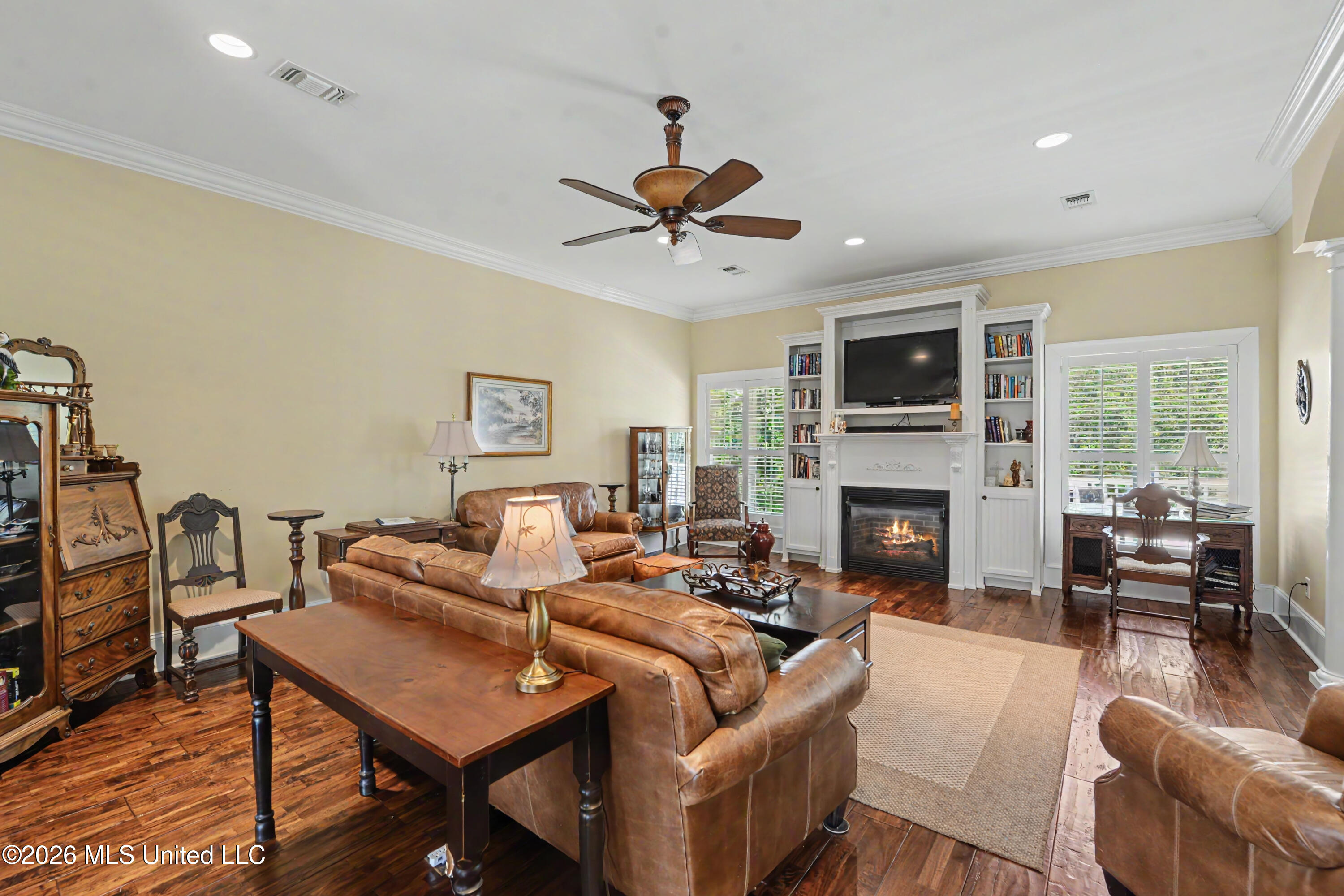 2407 Washington Avenue Property Photo 6