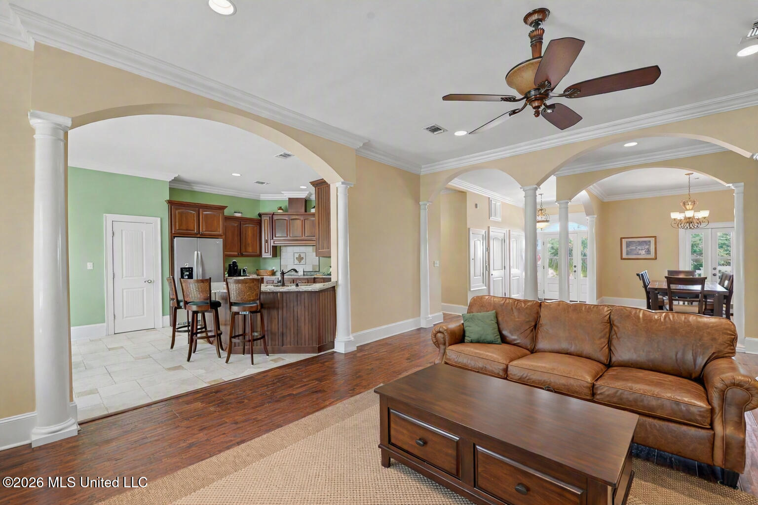 2407 Washington Avenue Property Photo 8