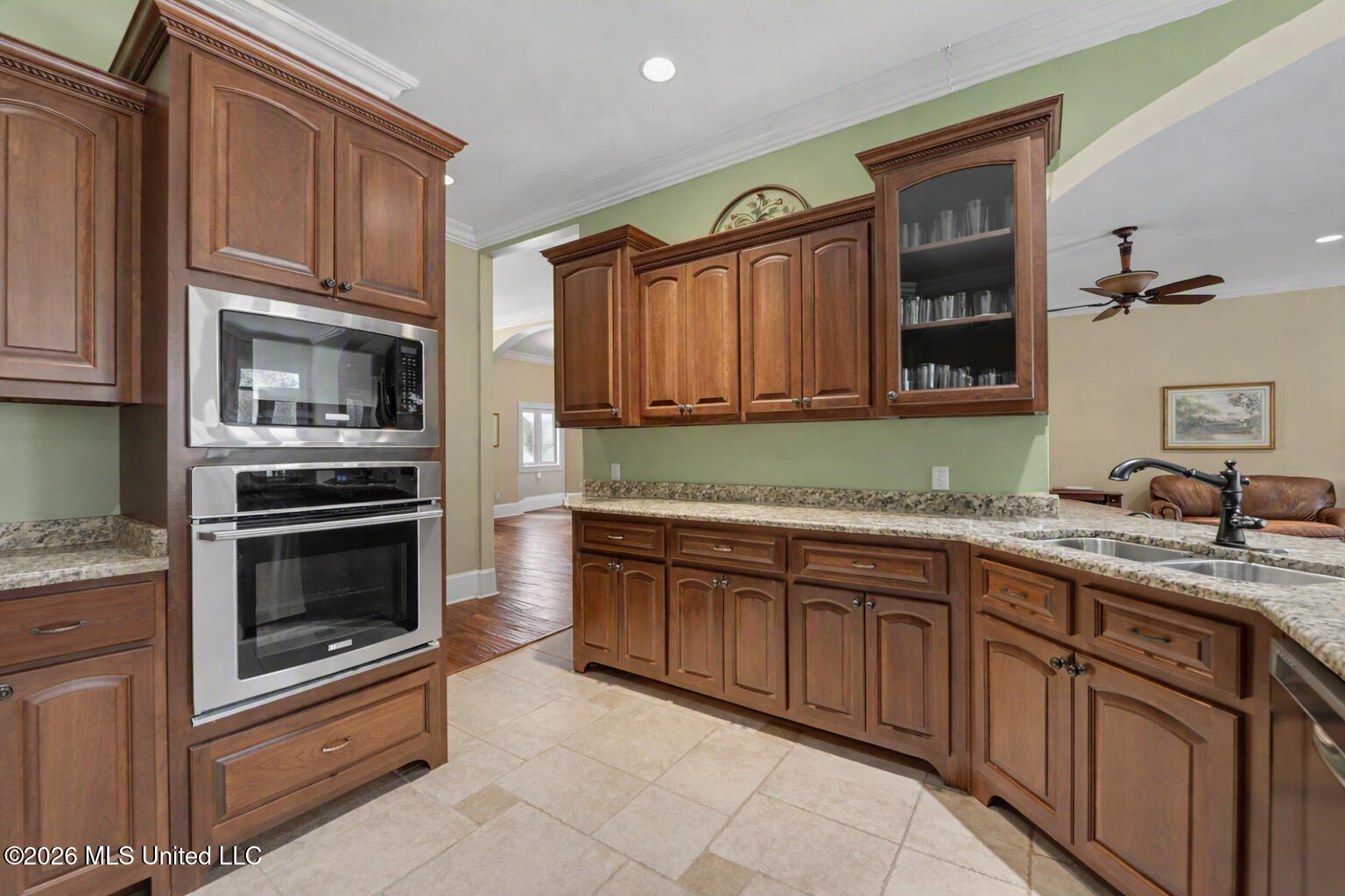 2407 Washington Avenue Property Photo 12