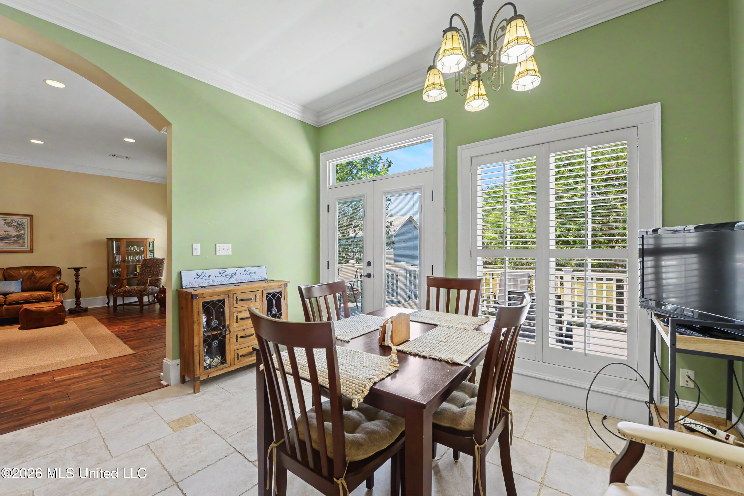 2407 Washington Avenue Property Photo 14