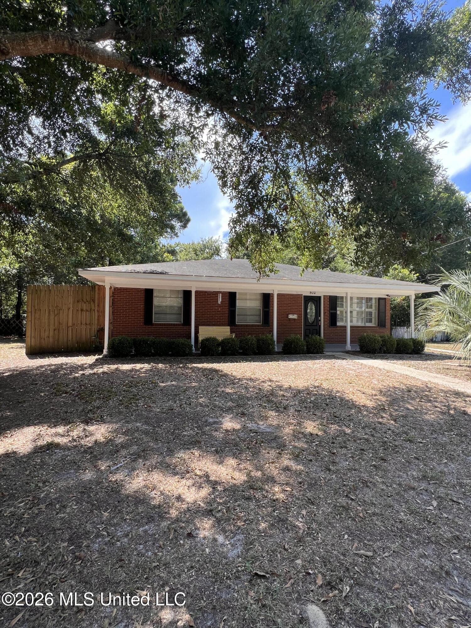 802 Augustine Drive Property Photo 1