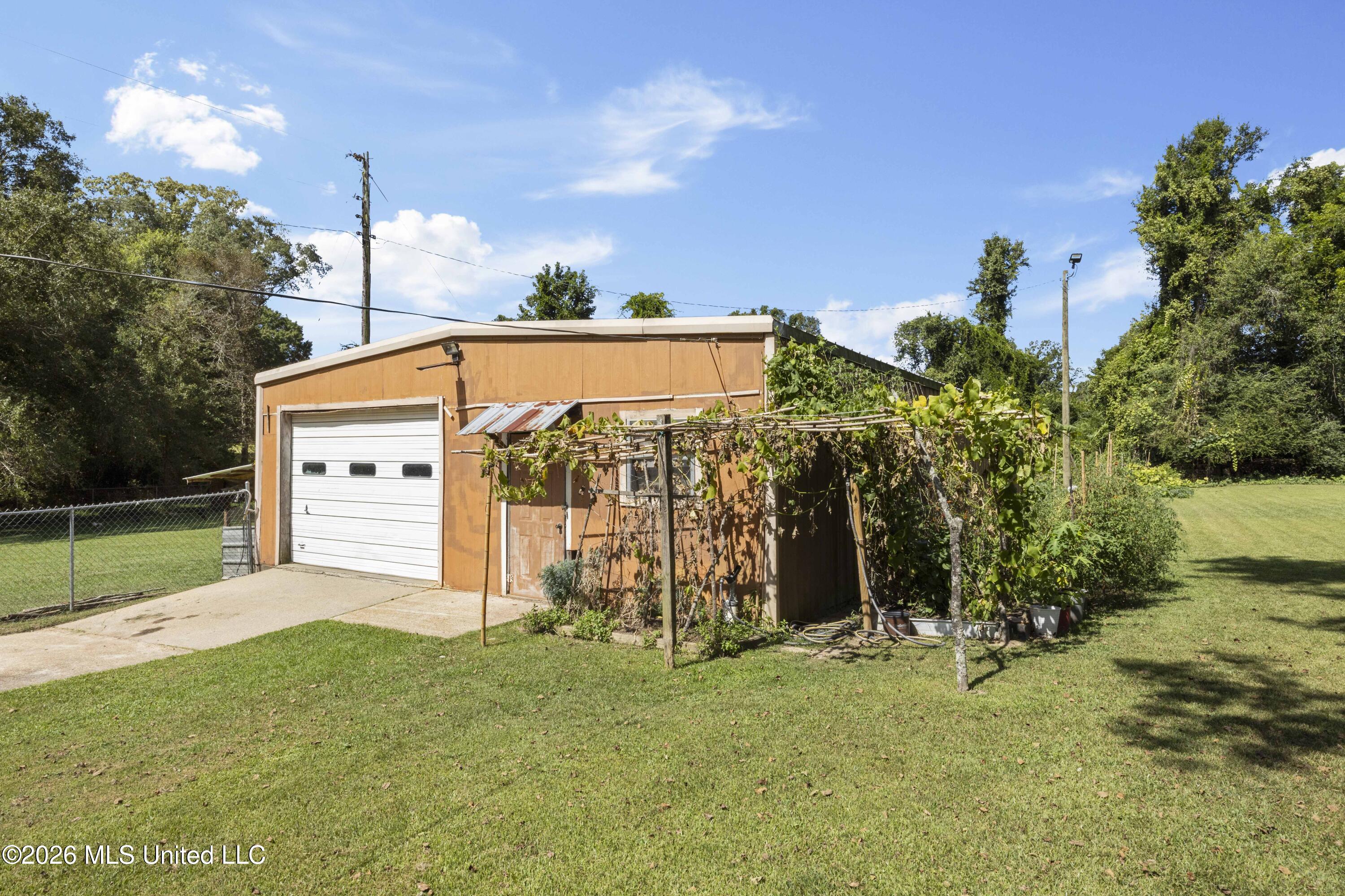 1712 S Little River Road Property Photo 23