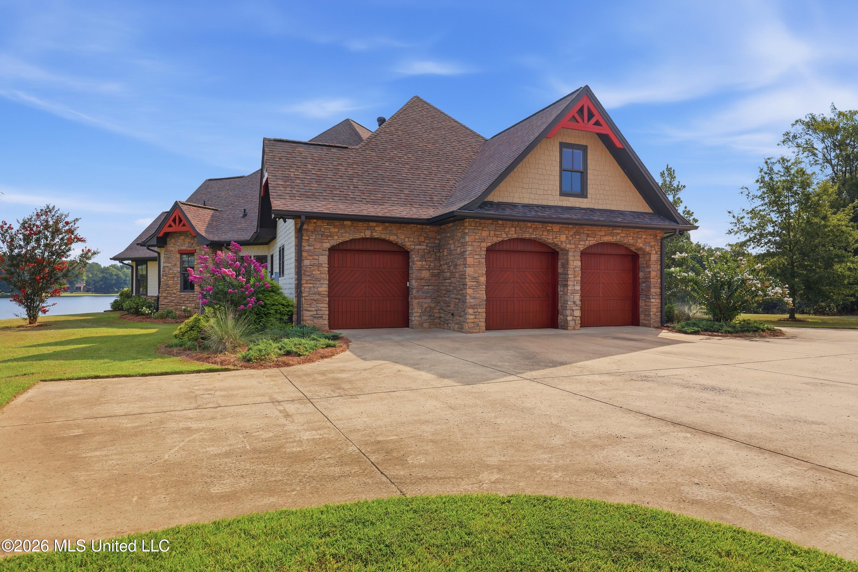 104 Chantry Lane Property Photo 6