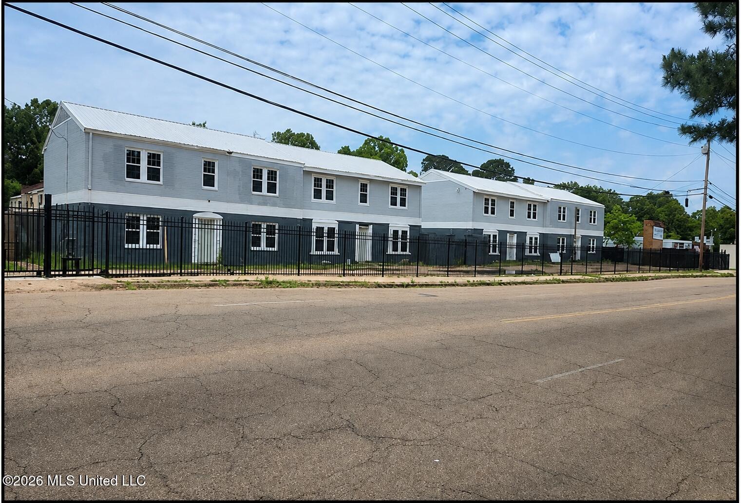 1021 Raymond Rd Road Property Photo 1